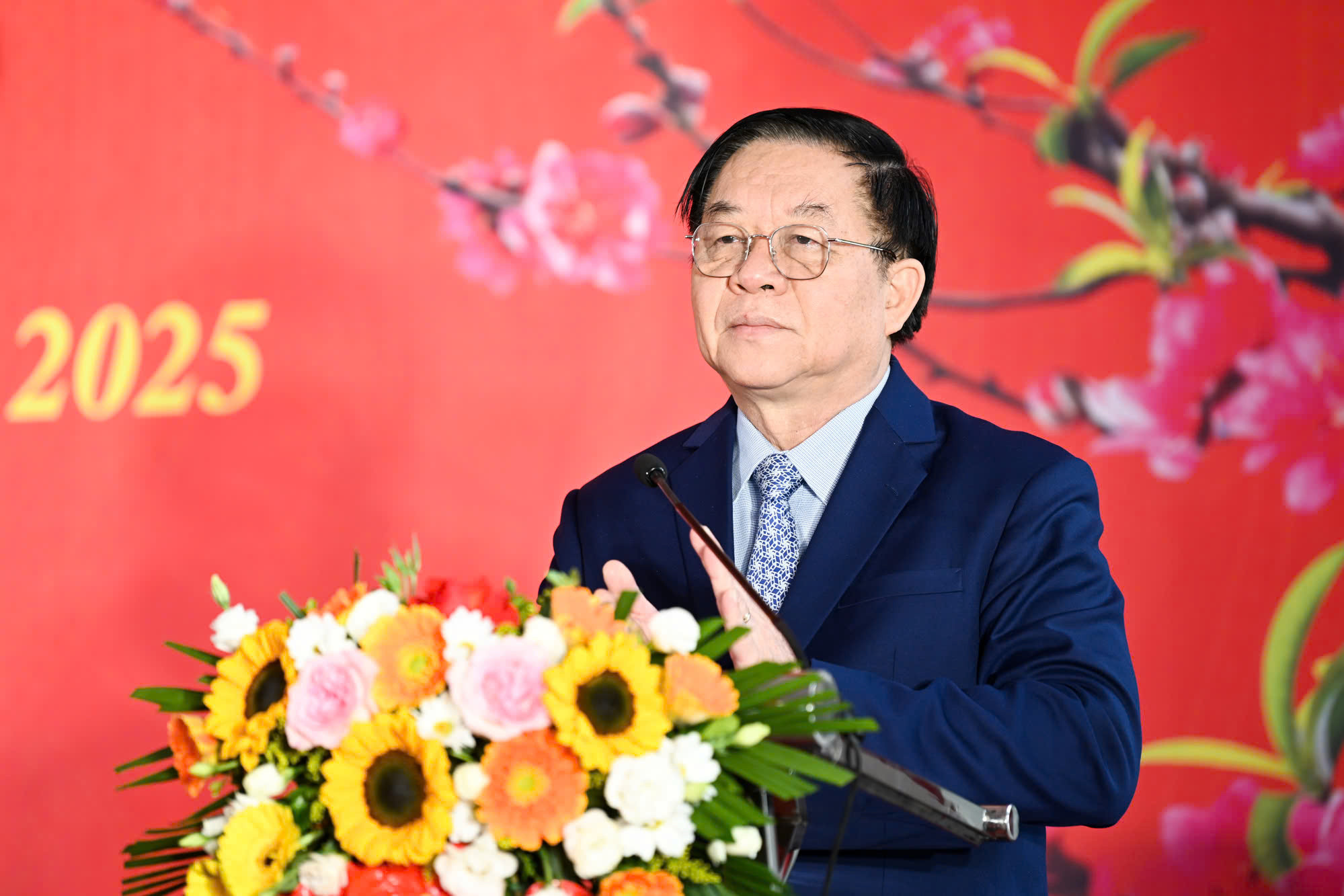 Đồng chí Nguyễn Trọng Nghĩa, Ủy viên Bộ Chính trị, Bí thư Trung ương Đảng, Trưởng Ban Tuyên giáo và Dân vận Trung ương phát biểu chỉ đạo hội nghị. Đồng chí Nguyễn Trọng Nghĩa, Ủy viên Bộ Chính trị, Bí thư Trung ương Đảng, Trưởng Ban Tuyên giáo và Dân vận Trung ương phát biểu chỉ đạo hội nghị.