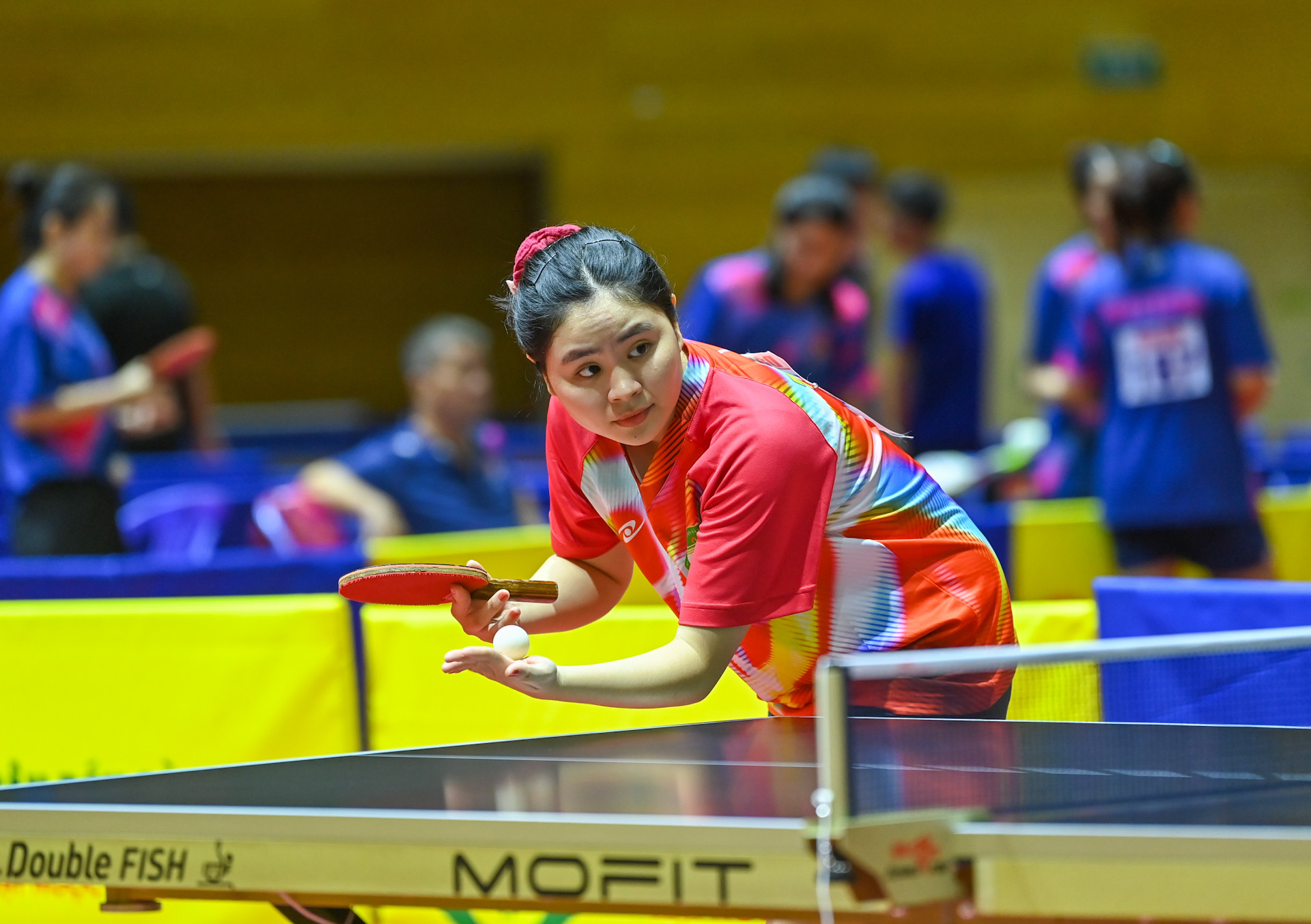 Hoa khôi Bóng bàn năm 2018 - Chung Thị Mỹ Huyền có chiều cao ấn tượng 1m65 và sở hữu lối đánh thiên về phòng thủ, sau đó tấn công bất ngờ khiến các đối thủ gặp cô phải không ngừng dè chừng trong mỗi đường bóng.