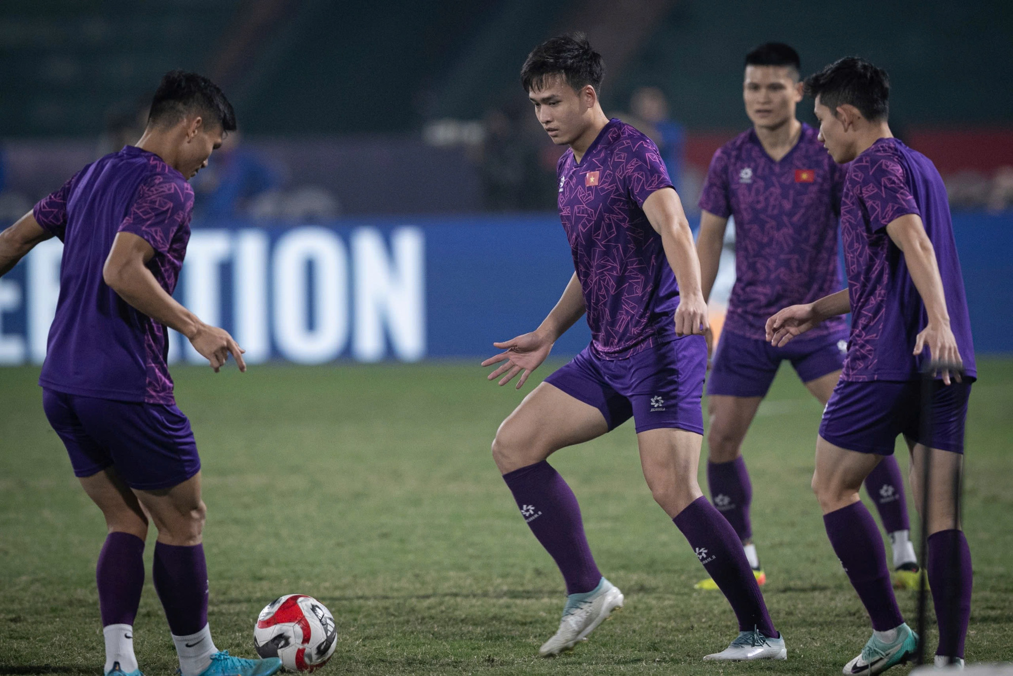 Đây là buổi tập cuối nên việc tập chiến thuật được thầy Kim đặt làm ưu tiên và cần nhiều thời gian để thực hiện.