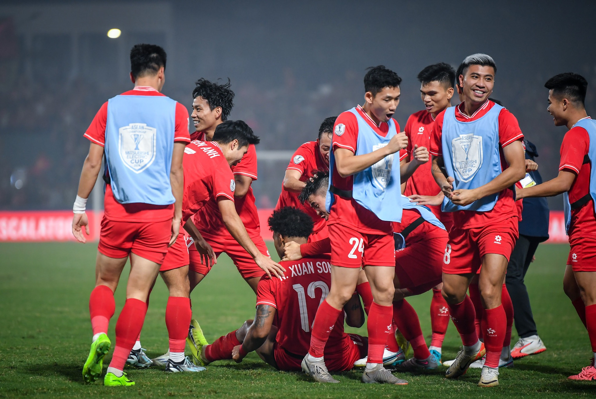 Một trận đấu cảm xúc của Nguyễn Xuân Son cùng các đồng đội.