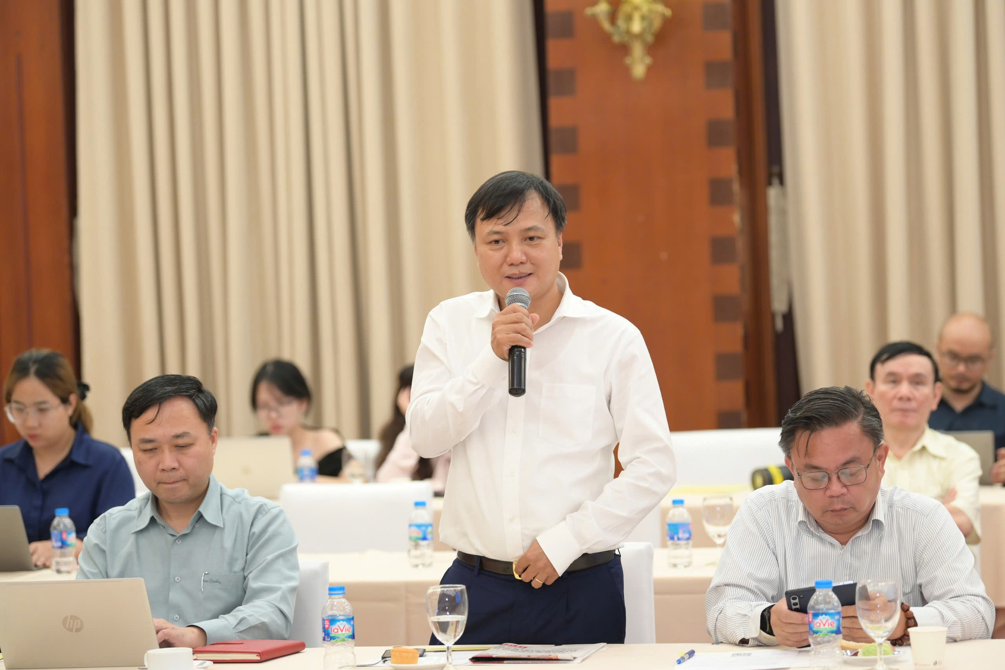 Ông Trần Đình Thanh - Chủ tịch HĐQT Tổng Công ty Cổ phần Bia - Rượu - Nước giải khát Hà Nội (HABECO) chia sẻ tại hội thảo.