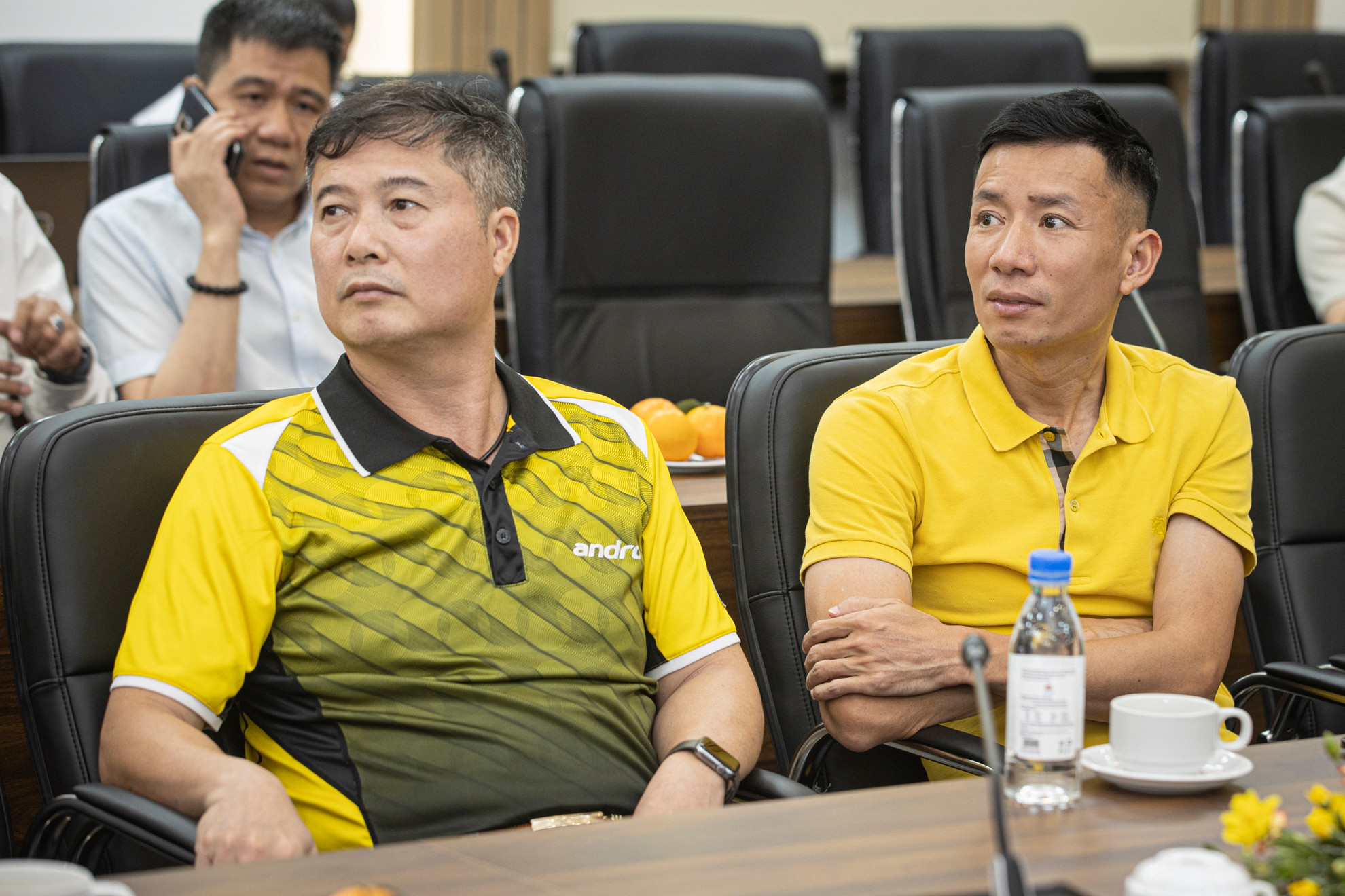 Đại diện các huấn luyện viên góp mặt tại buổi họp báo.