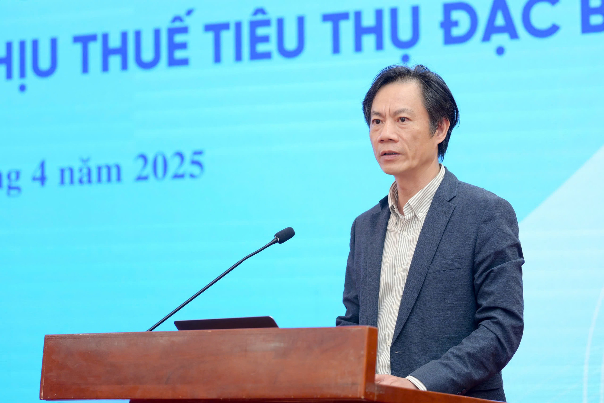 TS Lê Duy Bình, Chuyên gia kinh tế, Giám đốc điều hành Economica Việt Nam phát biểu tại hội thảo.