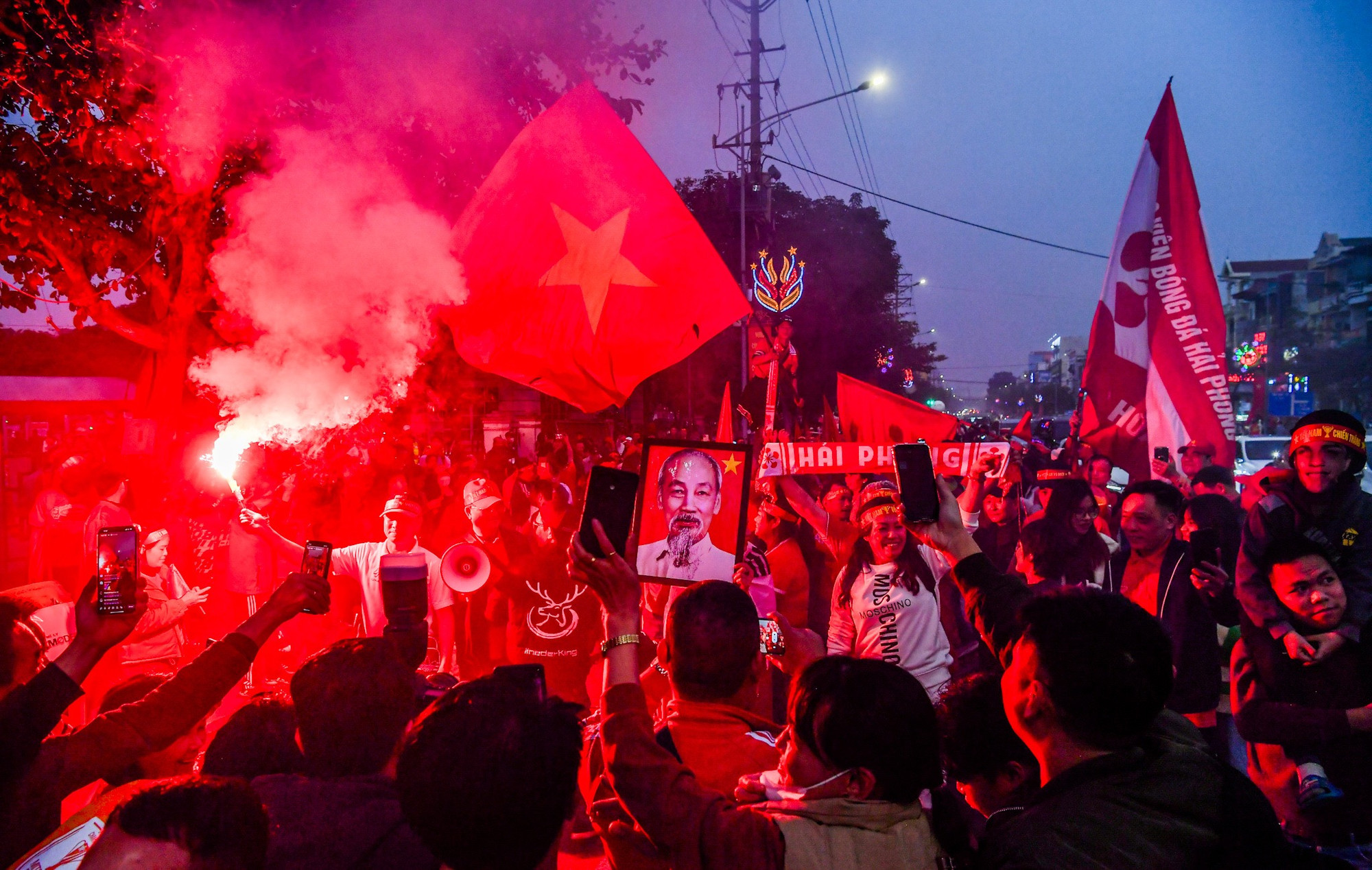 Tất cả đã sẵn sàng cho trận chung kết lượt đi diễn ra vào 20 giờ tối nay (2/1). Tất cả đã sẵn sàng cho trận chung kết lượt đi diễn ra vào 20 giờ tối nay (2/1).