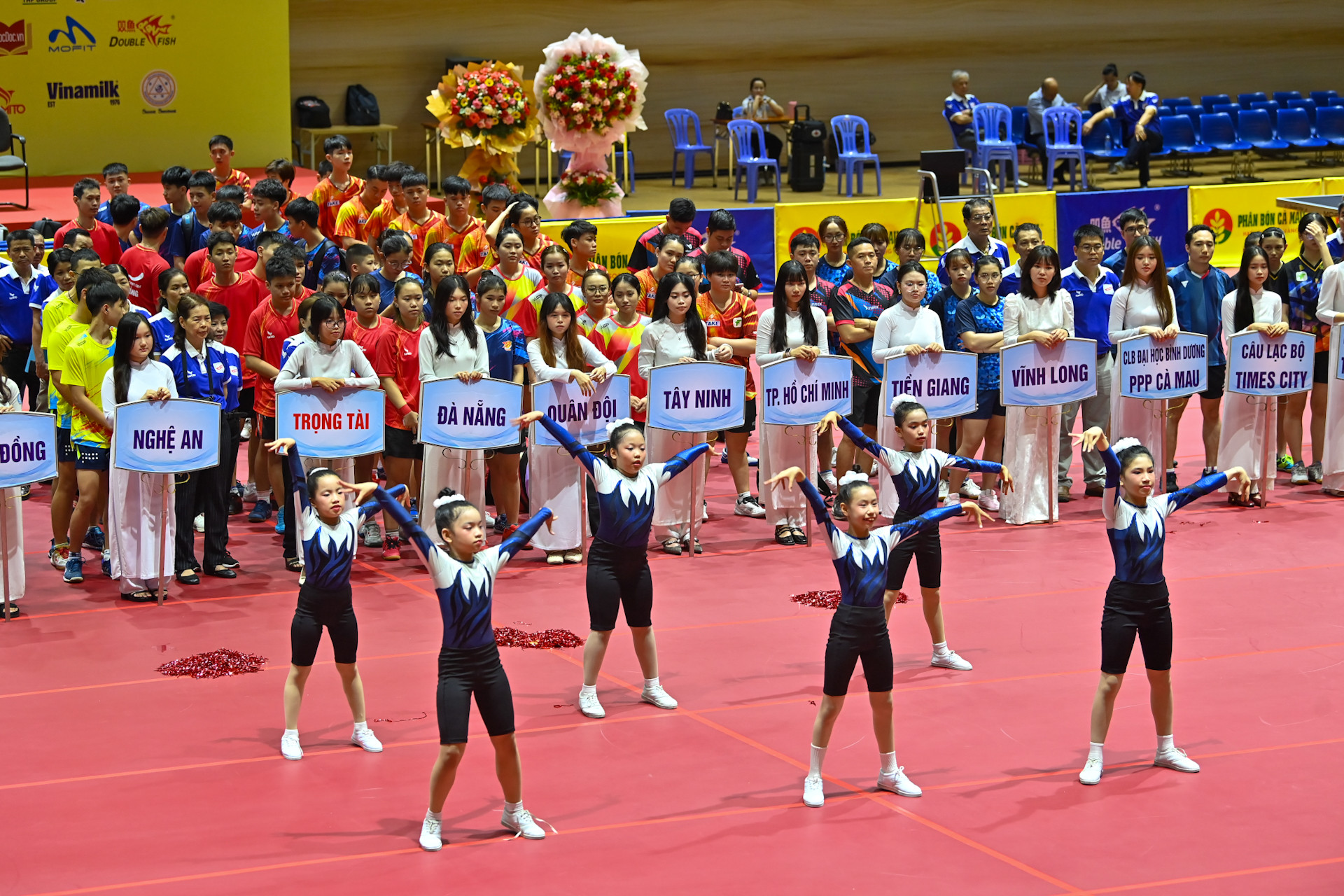 Tiết mục văn nghệ chào mừng của câu lạc bộ Aerobic Gymnastics Đà Nẵng.