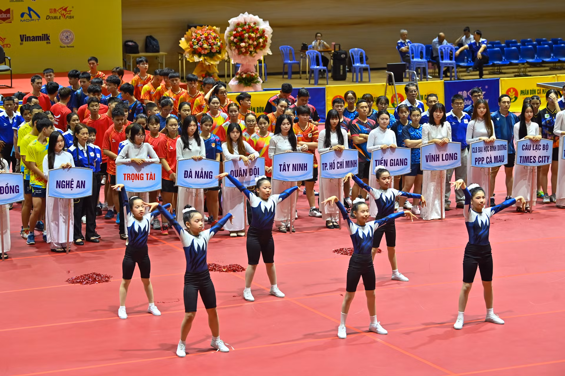 Tiết mục văn nghệ chào mừng của câu lạc bộ Aerobic Gymnastics Đà Nẵng.