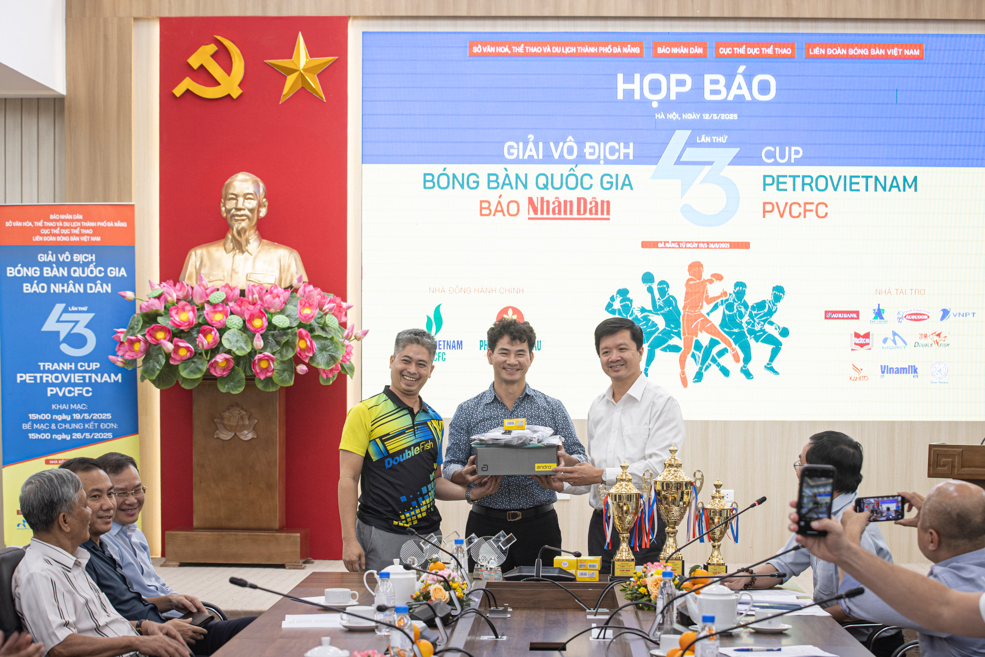 Nghệ sĩ Xuân Bắc, Cục trưởng Cục Nghệ thuật Biểu diễn góp mặt tại buổi họp báo.