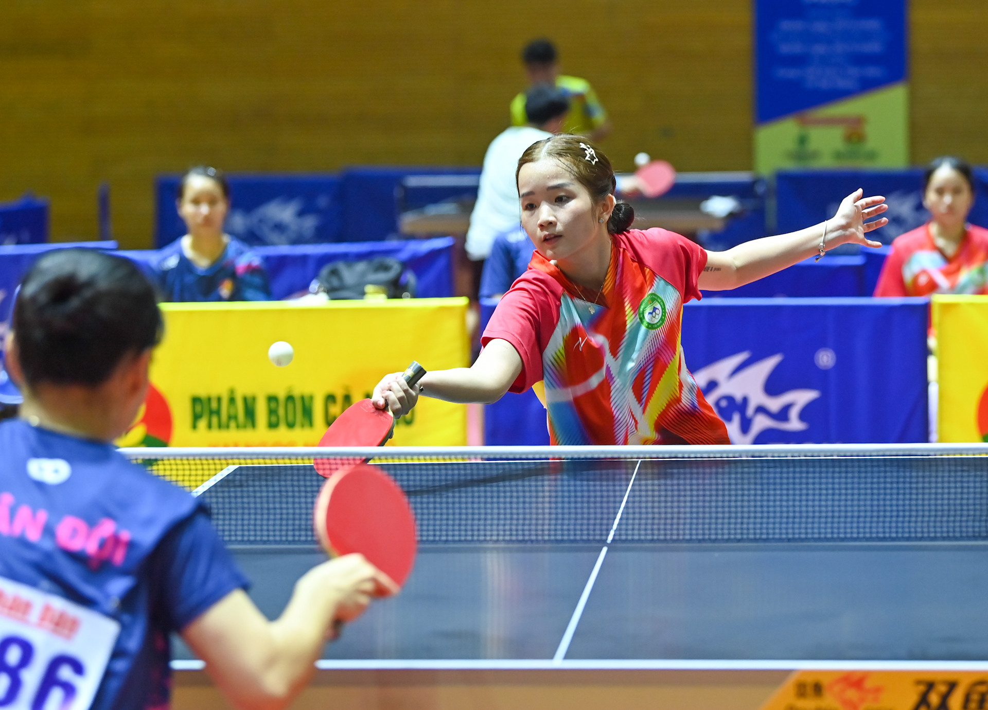 Hoa khôi bóng bàn năm 2024 - Võ Kim Thắm là thành viên chủ lực trong đội hình nữ của bóng bàn Tây Ninh. Mang nét mềm mại đời thường, song Kim Thắm lại cho thấy tinh thần thép và phong độ ổn định mỗi khi thi đấu, liên tục giành thành tích cao trong những năm qua.