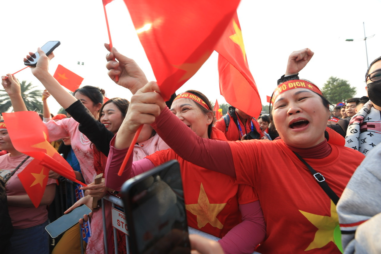 Tại trận chung kết lượt về tối 5/1, đội tuyển Việt Nam đã đánh bại Thái Lan với tỷ số 3-2, qua đó thắng chung cuộc với tổng tỷ số 5-3.