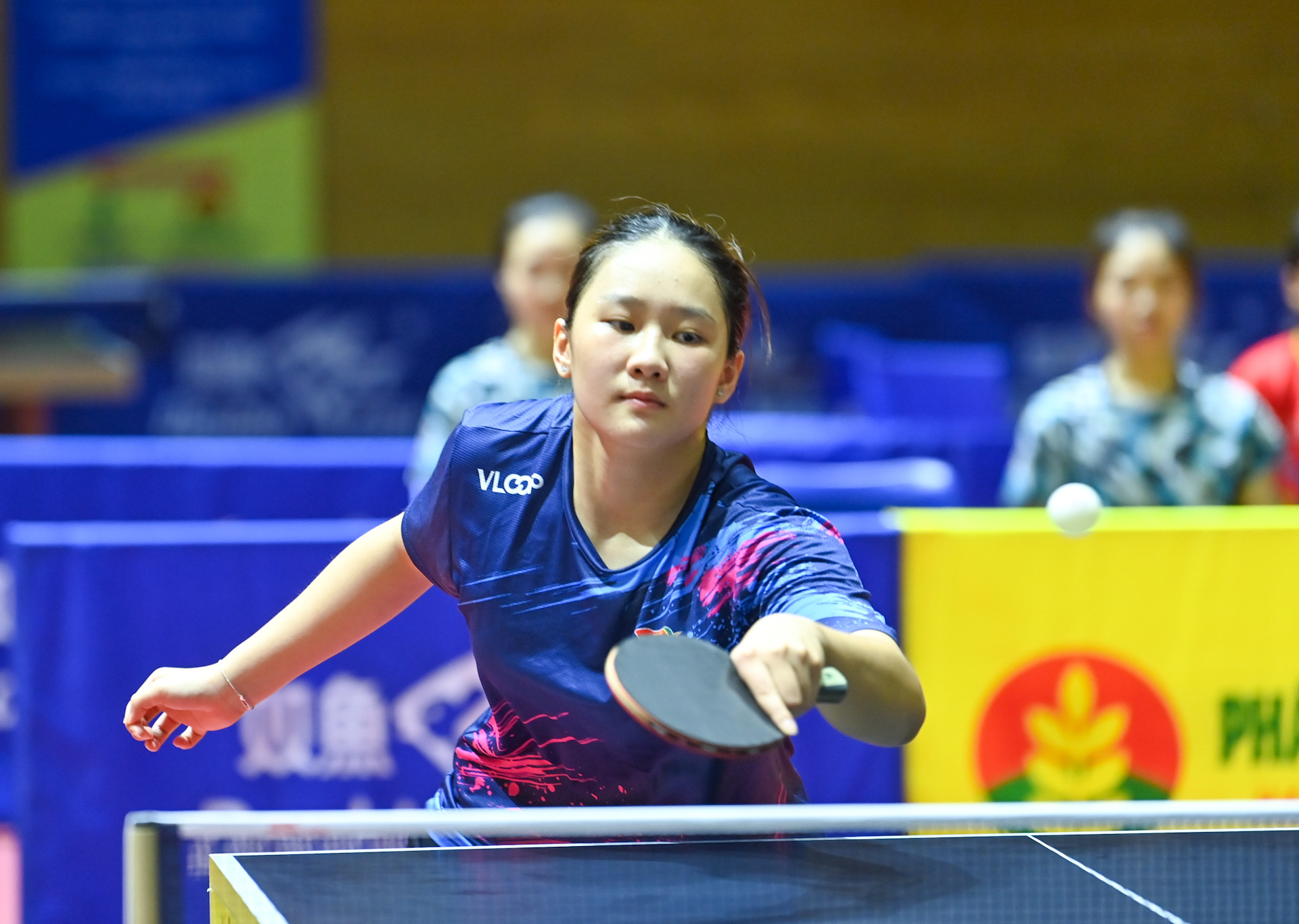 Hoa khôi Bóng bàn năm 2023 - Trần Diệu Linh bắt đầu chơi bóng bàn từ năm 5 tuổi và được tuyển chọn vào đội bóng bàn Quân đội khi mới 7 tuổi. Với chiều cao 1m65 và lối chơi linh hoạt, Diệu Linh đã nhanh chóng khẳng định mình trên đấu trường quốc gia.