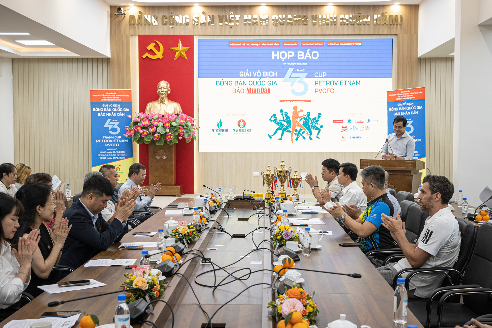 Toàn cảnh buổi họp báo thông tin về Giải vô địch bóng bàn quốc gia Báo Nhân Dân lần thứ 43 tranh cúp PetroVietnam PVCFC năm 2025.