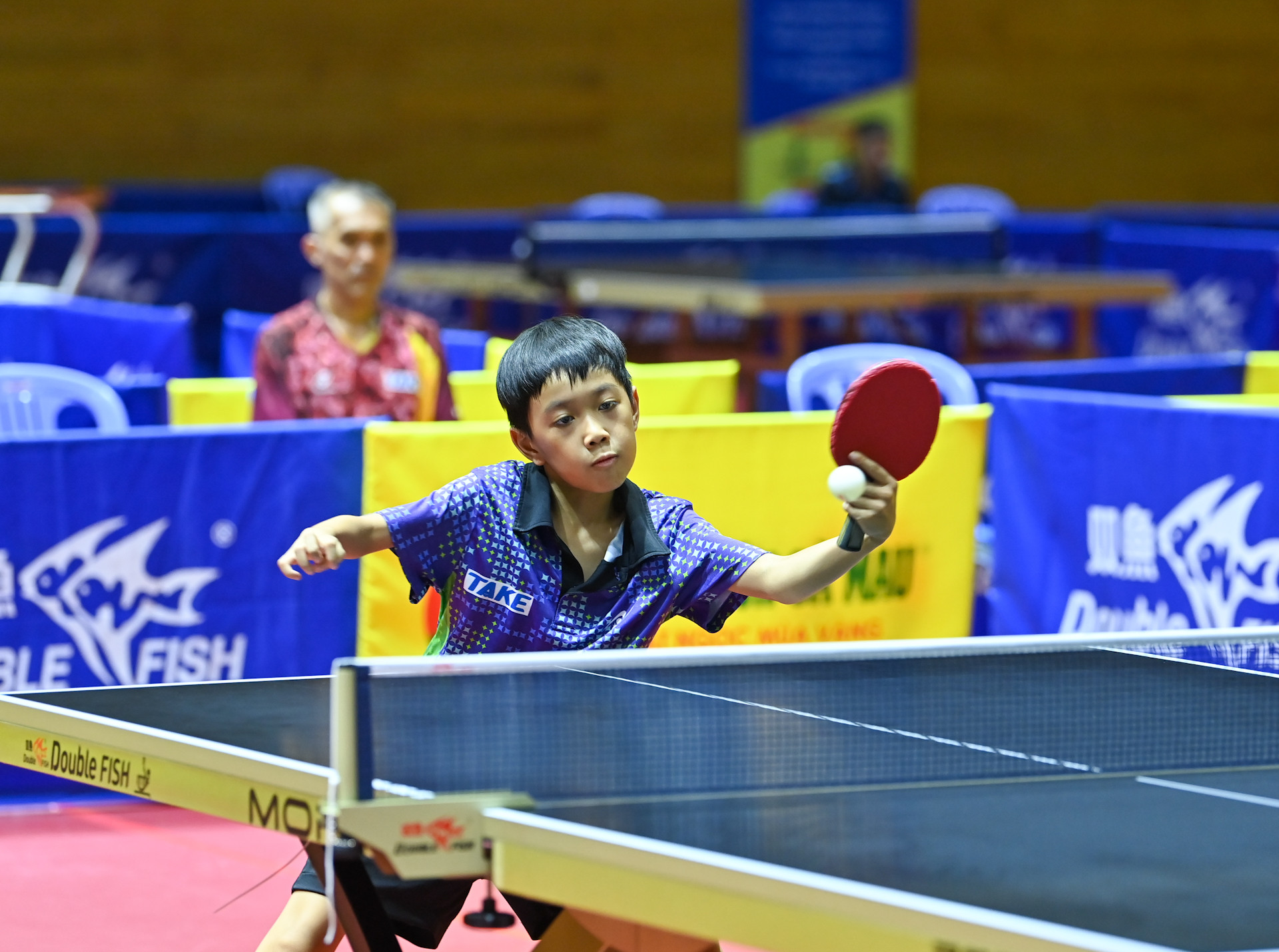 Bằng tuổi và cùng đoàn với Lê Bảo Anh, ở tuổi đời còn rất nhỏ, tay vợt Hoàng Việt Tùng đã cho thấy tinh thần thể thao đích thực: mỗi trận đấu là một niềm vui, mỗi đối thủ là một người thầy.