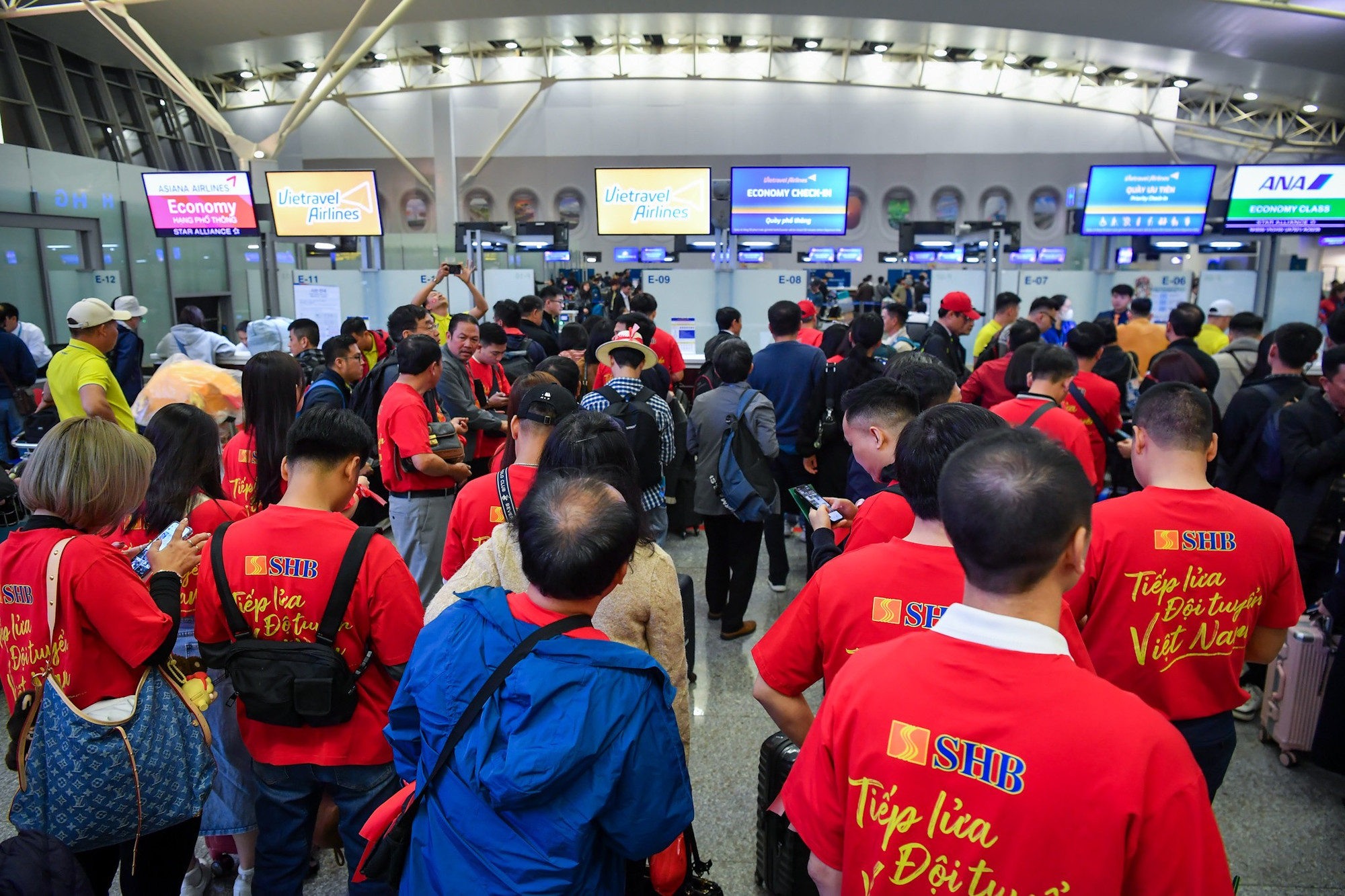 SHB "tiếp lửa" đội tuyển Việt Nam.