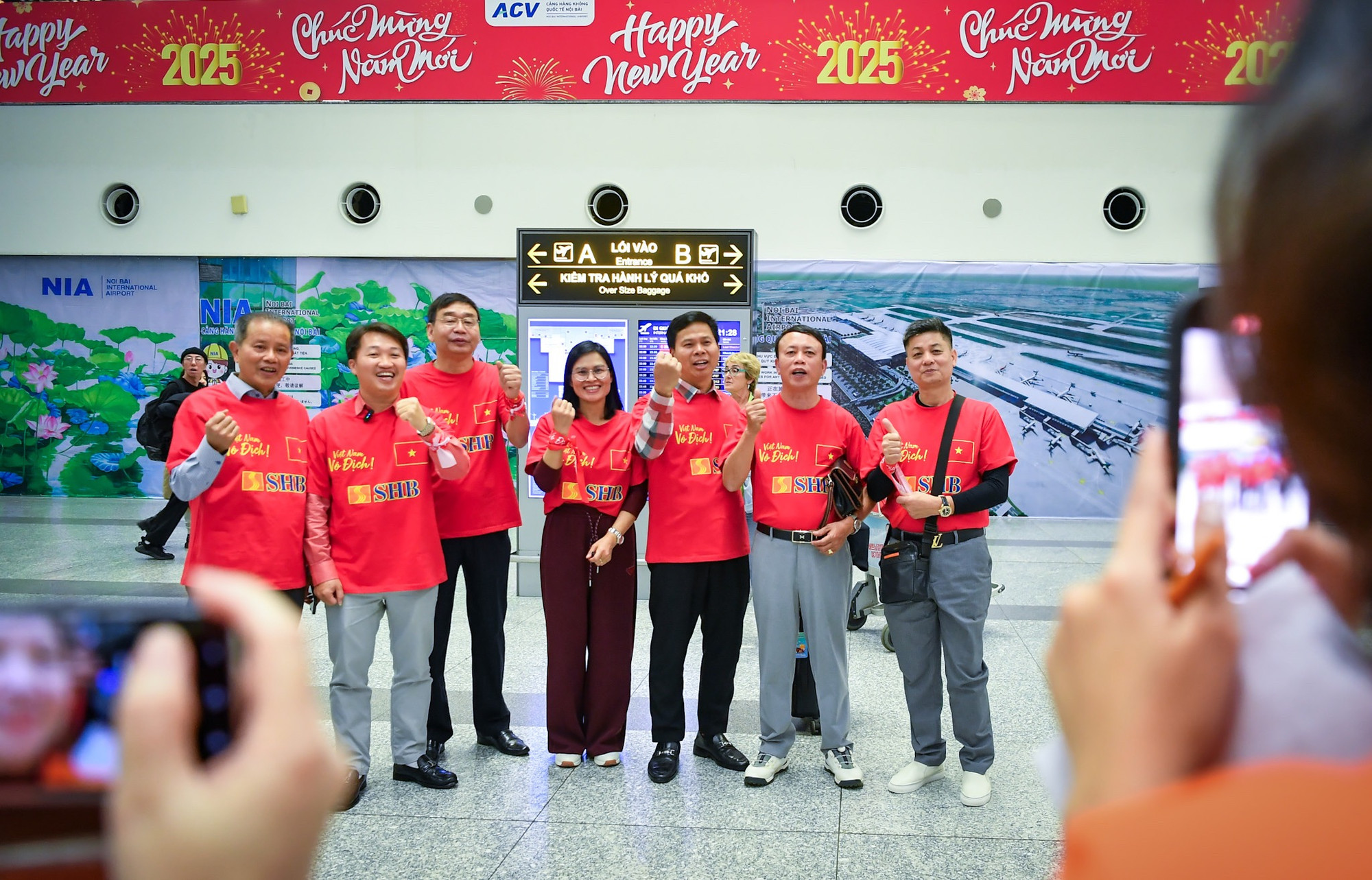 Sự có mặt của những người hâm mộ nước nhà sẽ là nguồn động viên to lớn giúp đội tuyển bóng đá nam Việt Nam có thêm sức mạnh, quyết tâm, tự tin hướng đến chức vô địch ngay trên sân khách Thái Lan.