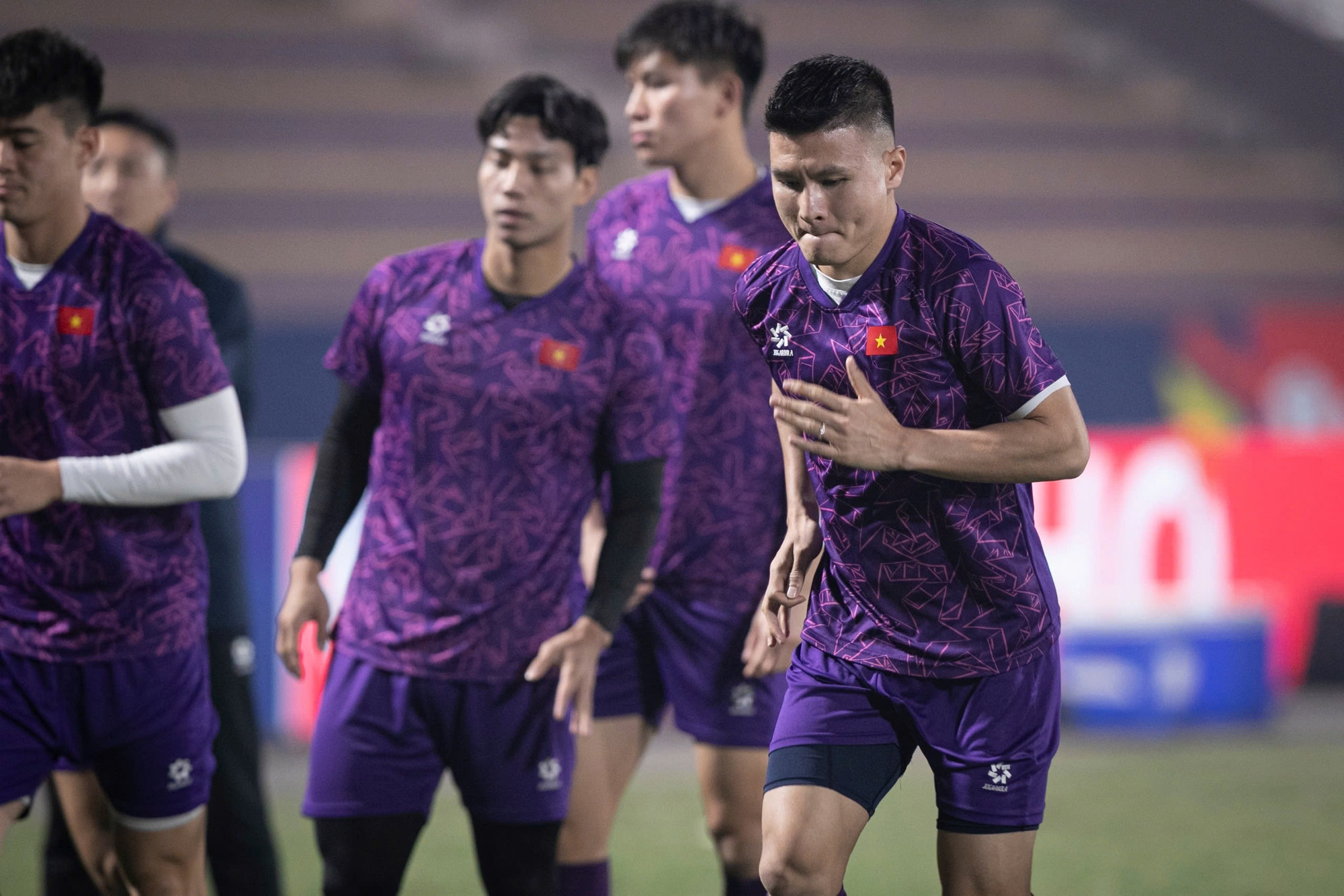 Đây là buổi tập quan trọng để huấn luyện viên Kim Sang-sik kiểm tra tình hình thể lực lần cuối của các cầu thủ, cũng như chốt đấu pháp cho màn đọ sức với nhà đương kim vô địch.