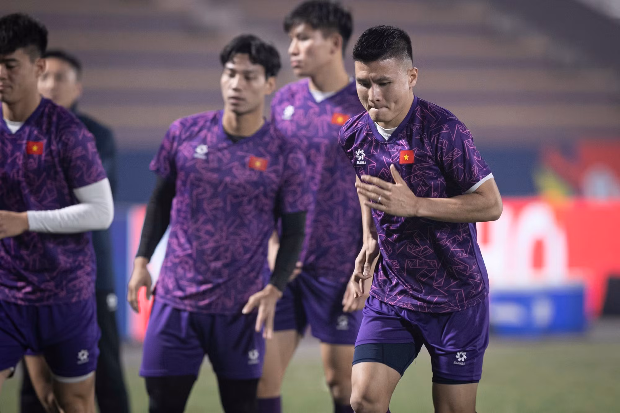 Đây là buổi tập quan trọng để huấn luyện viên Kim Sang-sik kiểm tra tình hình thể lực lần cuối của các cầu thủ, cũng như chốt đấu pháp cho màn đọ sức với nhà đương kim vô địch.