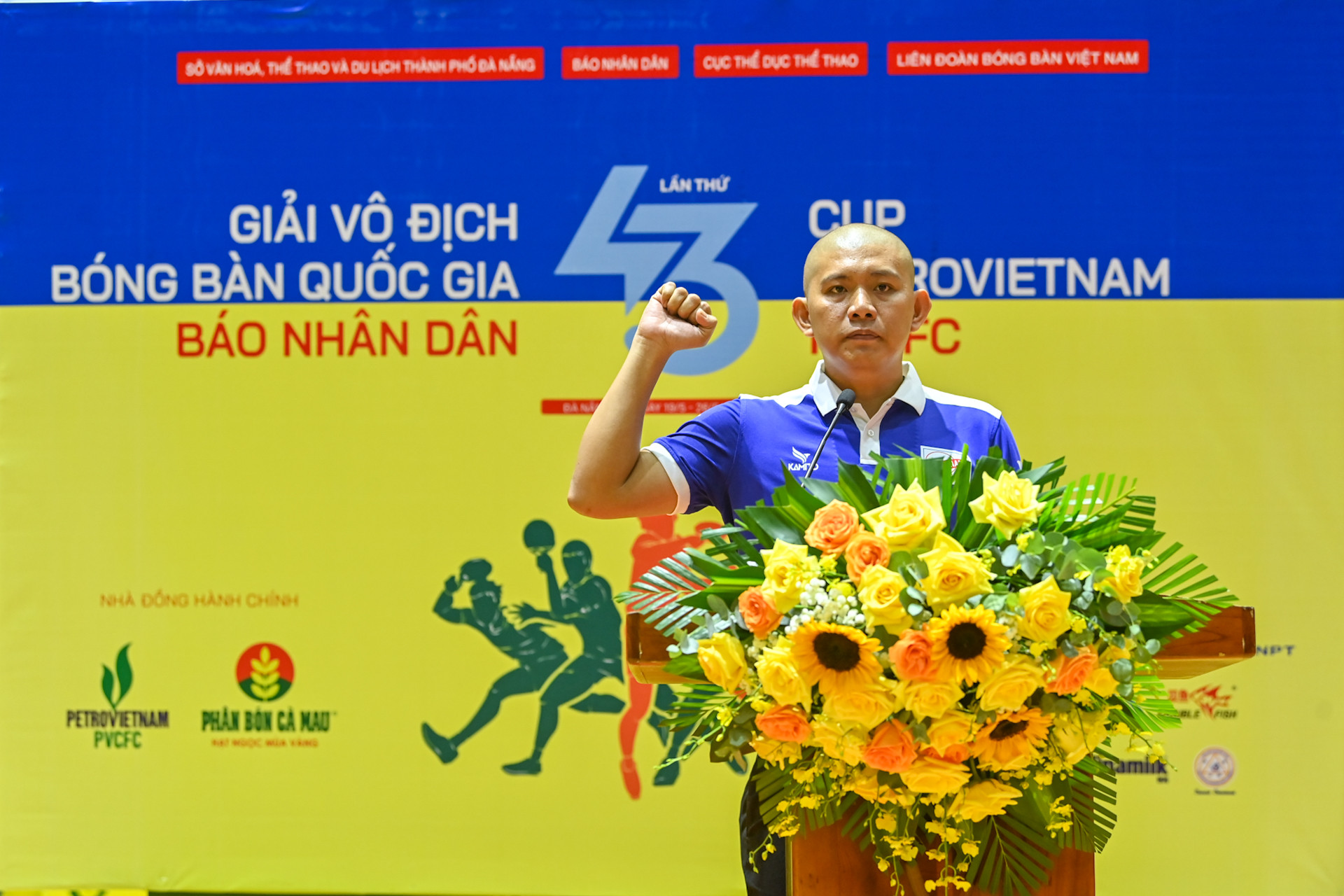 Trọng tài quốc tế Huỳnh Phương Huy đại diện cho lực lượng trọng tài tham gia làm nhiệm vụ tại giải đọc lời tuyên thệ.