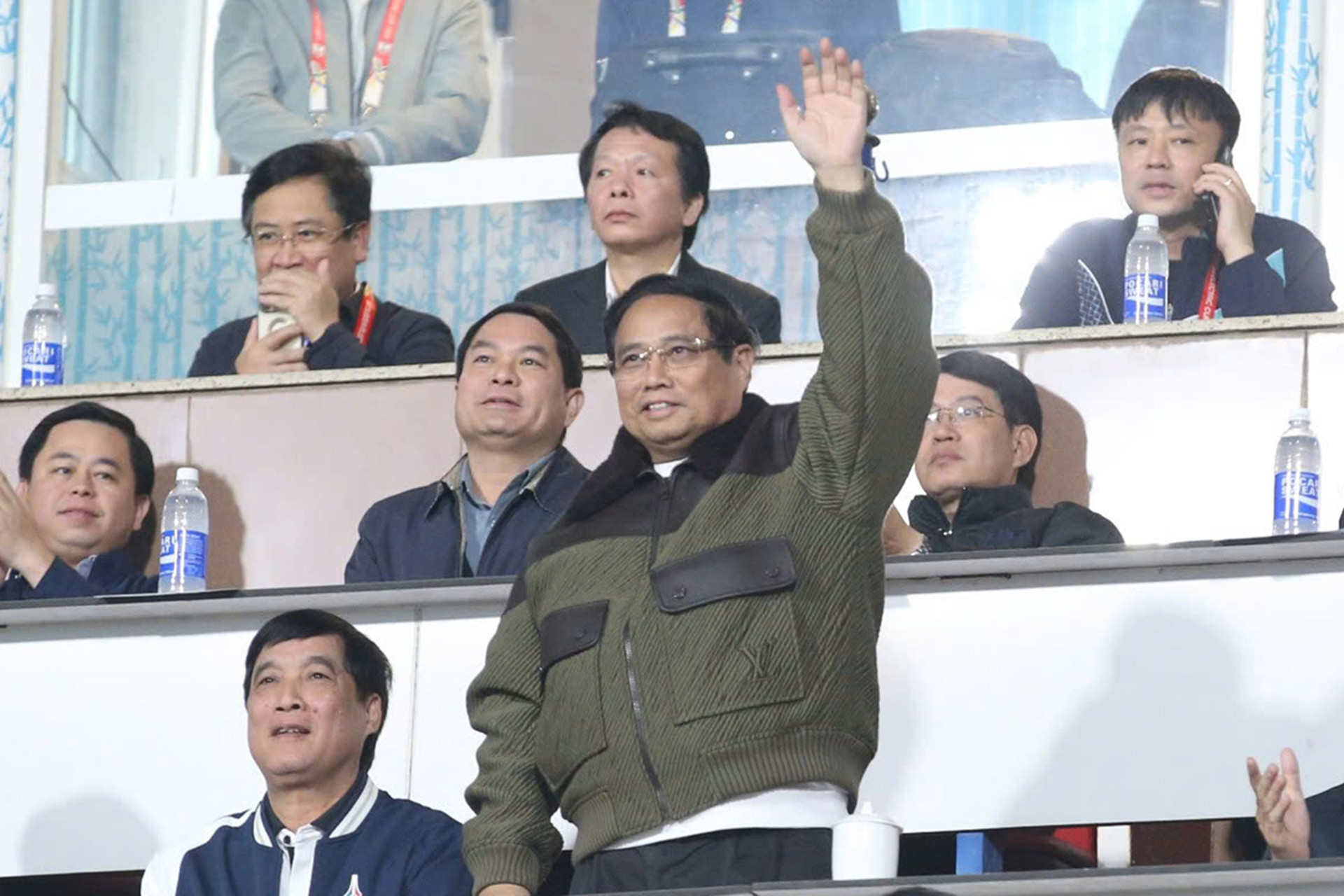 Thủ tướng Chính phủ Phạm Minh Chính có mặt trên khán đài sân vận động Việt Trì. Thủ tướng Chính phủ Phạm Minh Chính có mặt trên khán đài sân vận động Việt Trì.