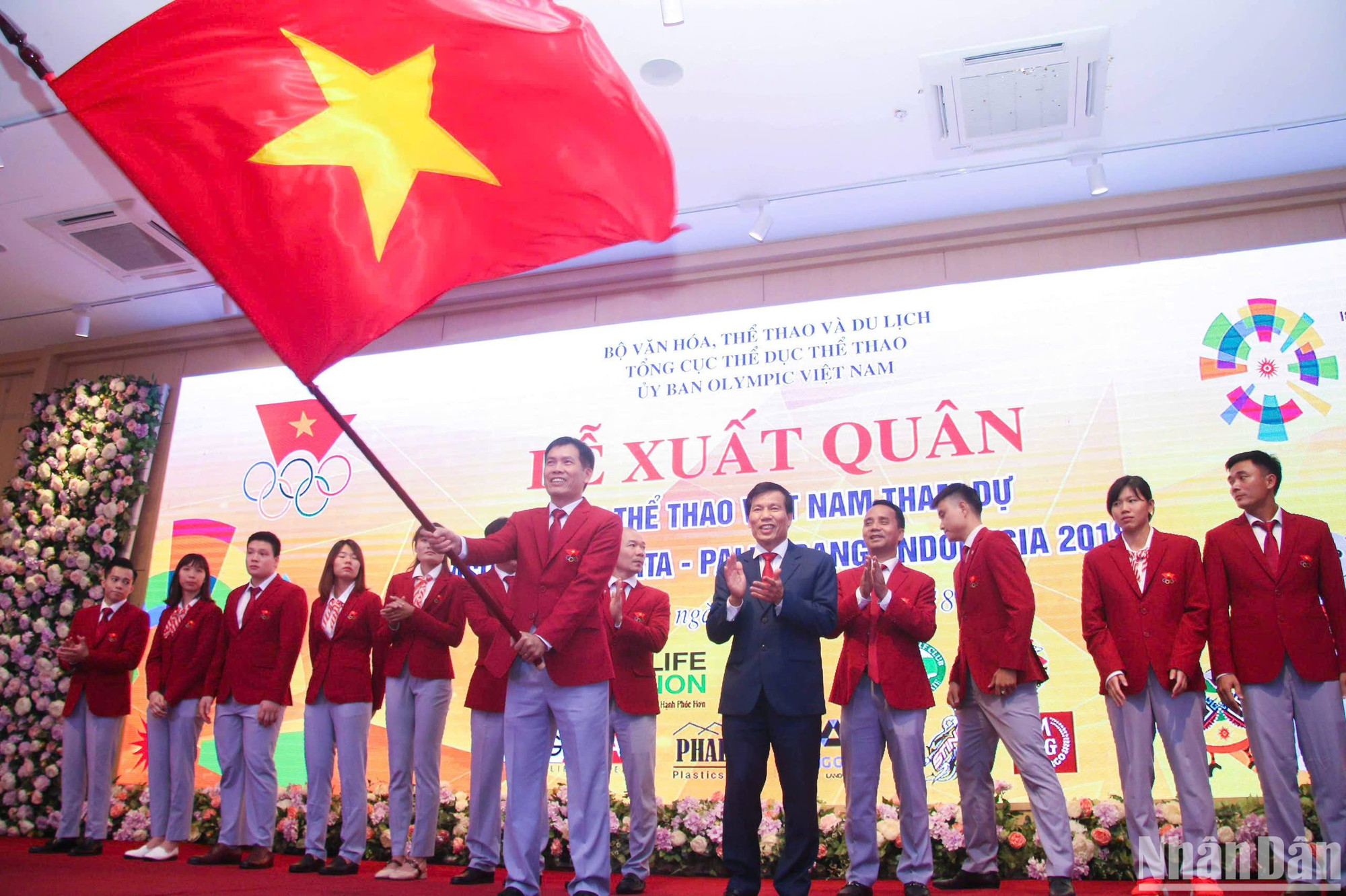 Ông Trần Đức Phấn là trưởng đoàn tại Lễ xuất quân của Đoàn Thể thao Việt Nam tham dự ASIAD 18. (Ảnh: SƠN TÙNG)