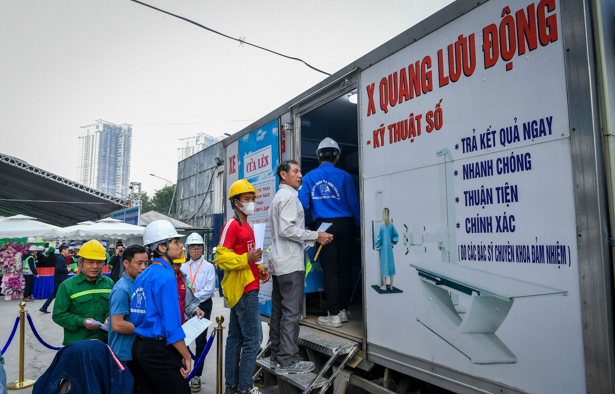 Mỗi công nhân sẽ được khám tổng quát để nắm bắt được tình trạng sức khỏe hiện tại. Mỗi công nhân sẽ được khám tổng quát để nắm bắt được tình trạng sức khỏe hiện tại.