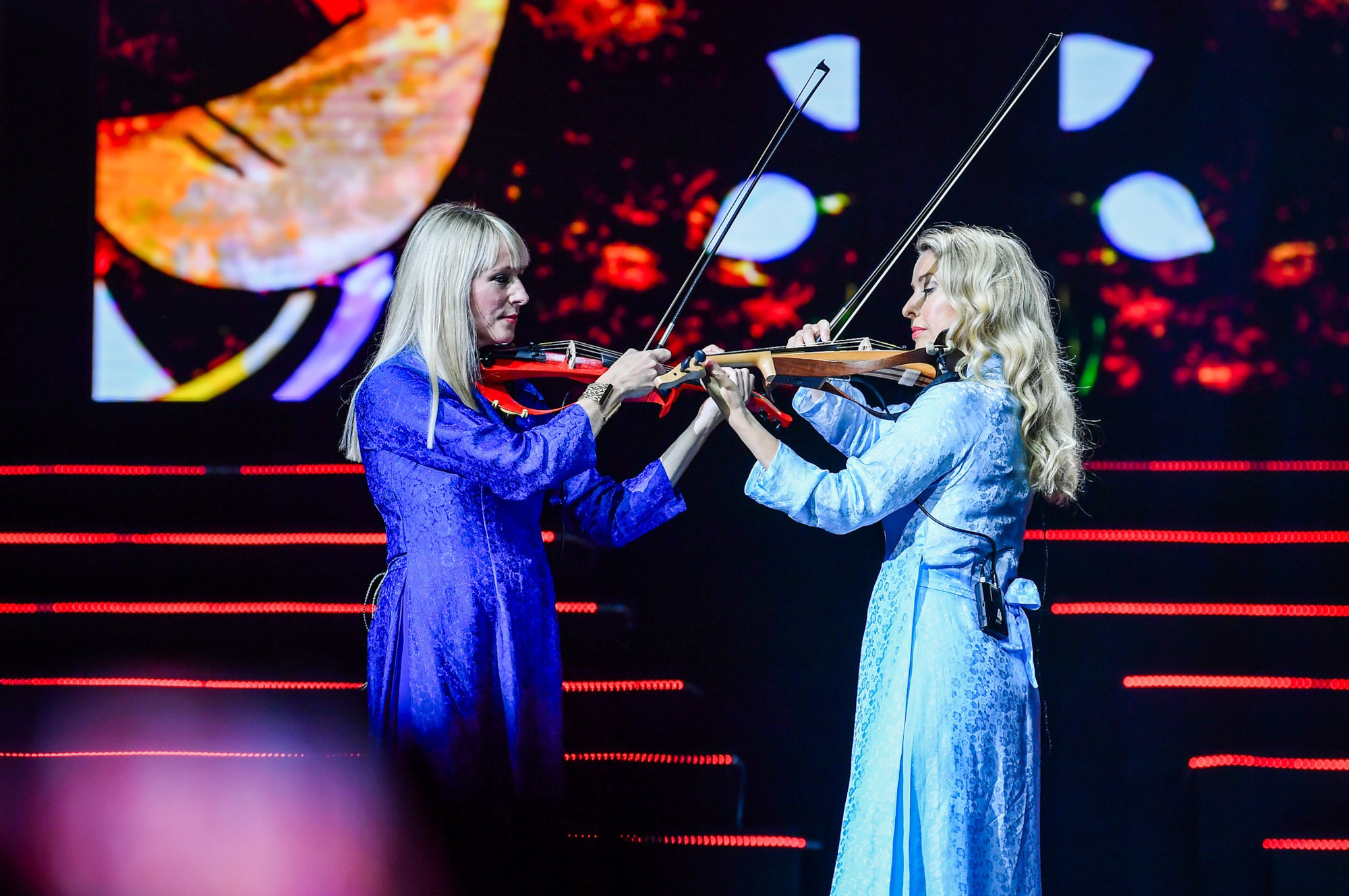 Cảm xúc lắng đọng qua từng tác phẩm.