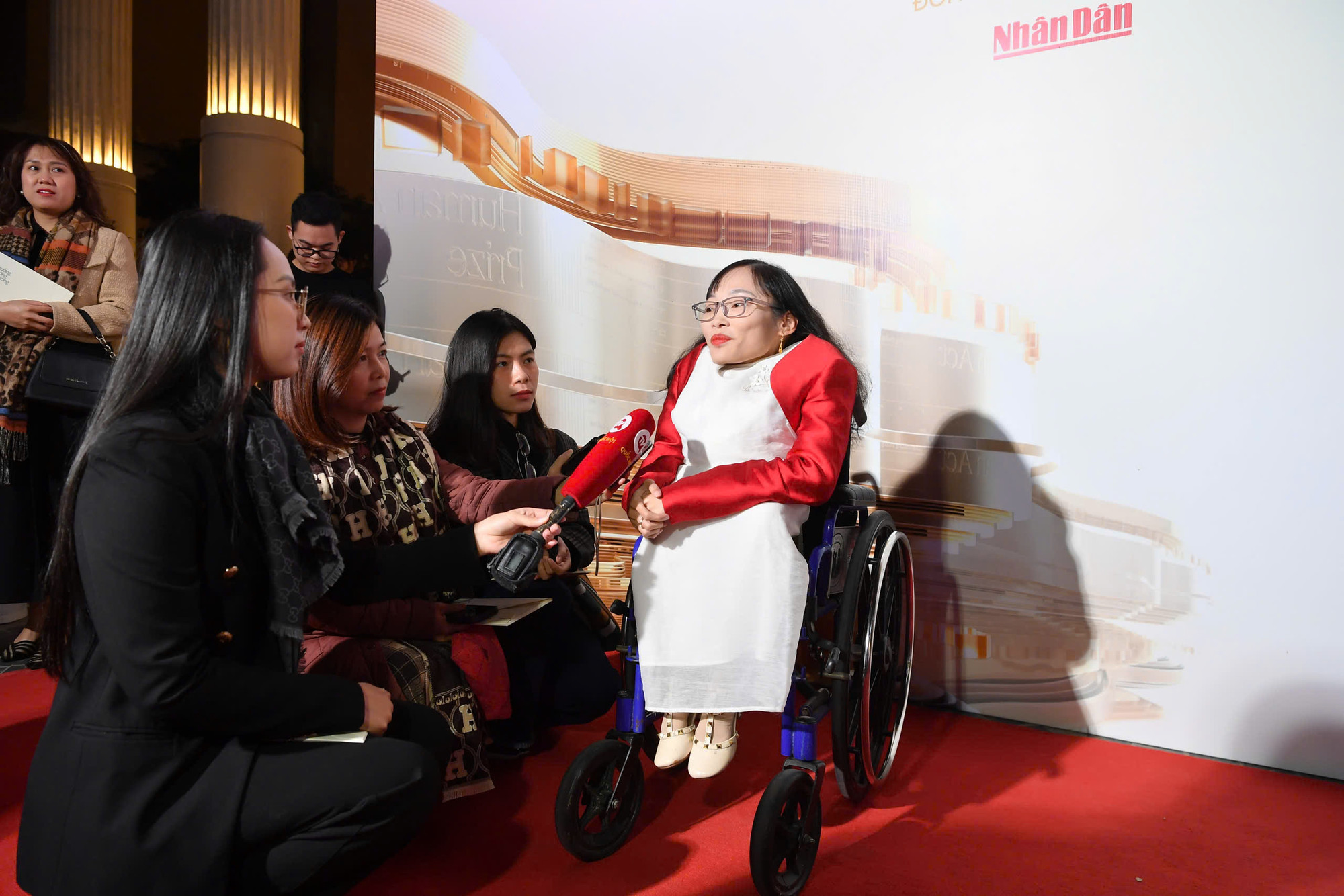 Nguyễn Thị Ngọc Tâm, người sáng lập dự án Lớp học Ngọc Tâm Thủy Tinh trả lời phỏng vấn báo chí trước thềm sự kiện.