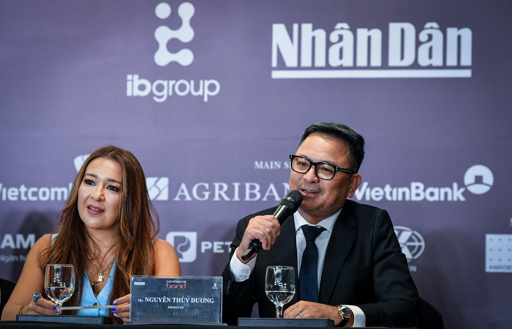 Ông Nguyễn Thùy Dương, Chủ tịch IB Group Việt Nam, Giám đốc Sản xuất chương trình trả lời câu hỏi từ báo chí. Ông Nguyễn Thùy Dương, Chủ tịch IB Group Việt Nam, Giám đốc Sản xuất chương trình trả lời câu hỏi từ báo chí.