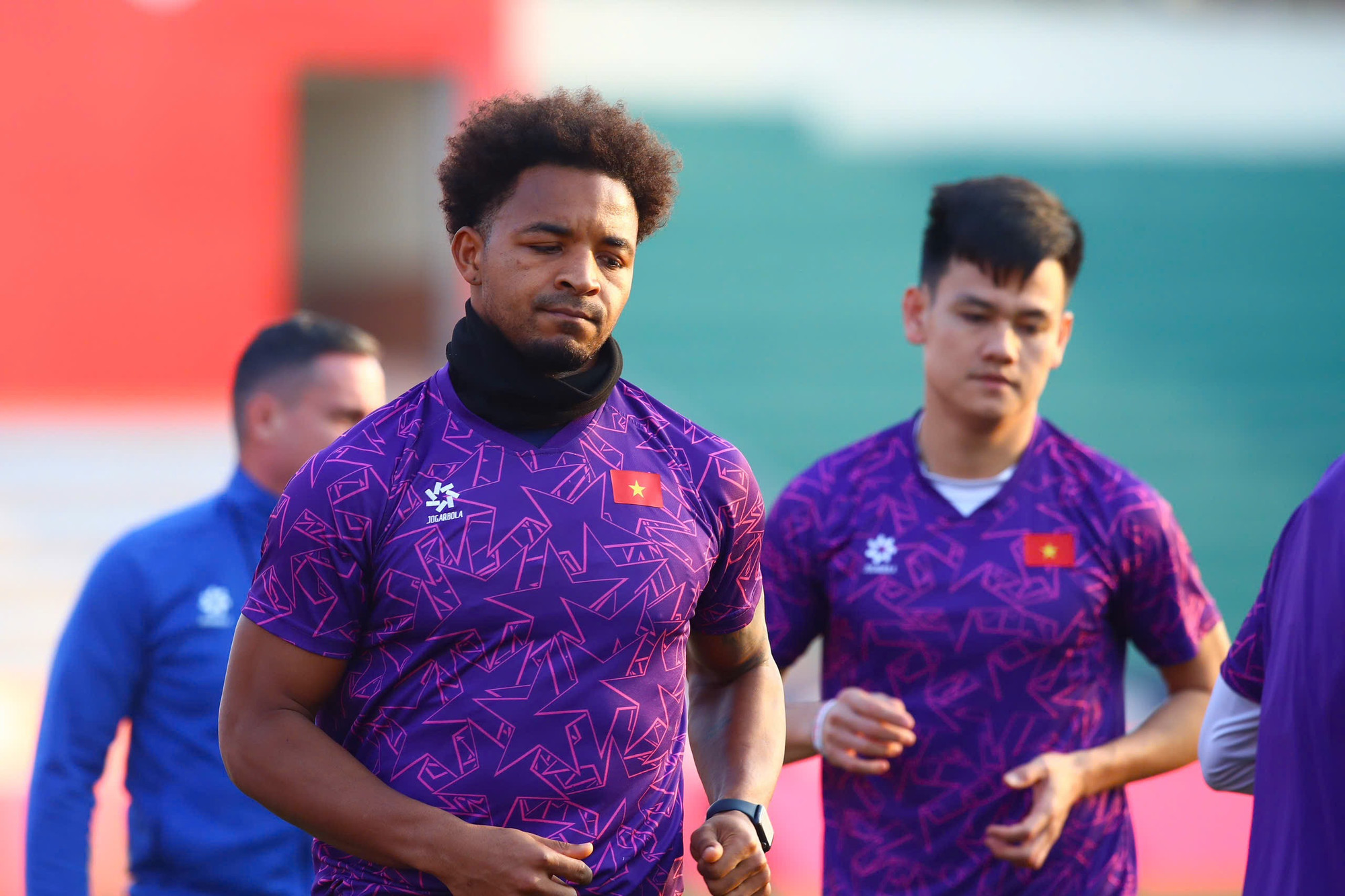 Tiền đạo Nguyễn Xuân Son góp mặt tại buổi tập cùng các đồng đội. Tiền đạo Nguyễn Xuân Son góp mặt tại buổi tập cùng các đồng đội.