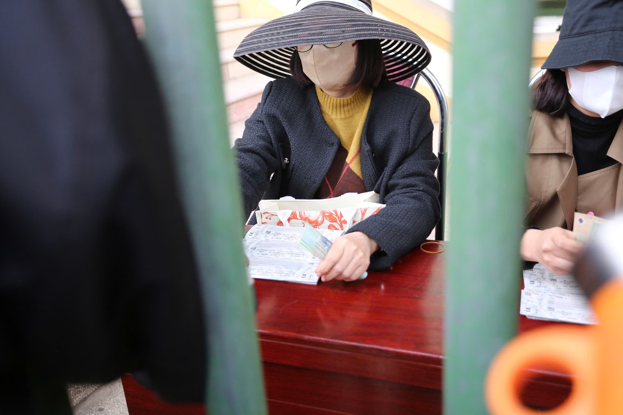 Ban tổ chức bán vé trực tiếp.