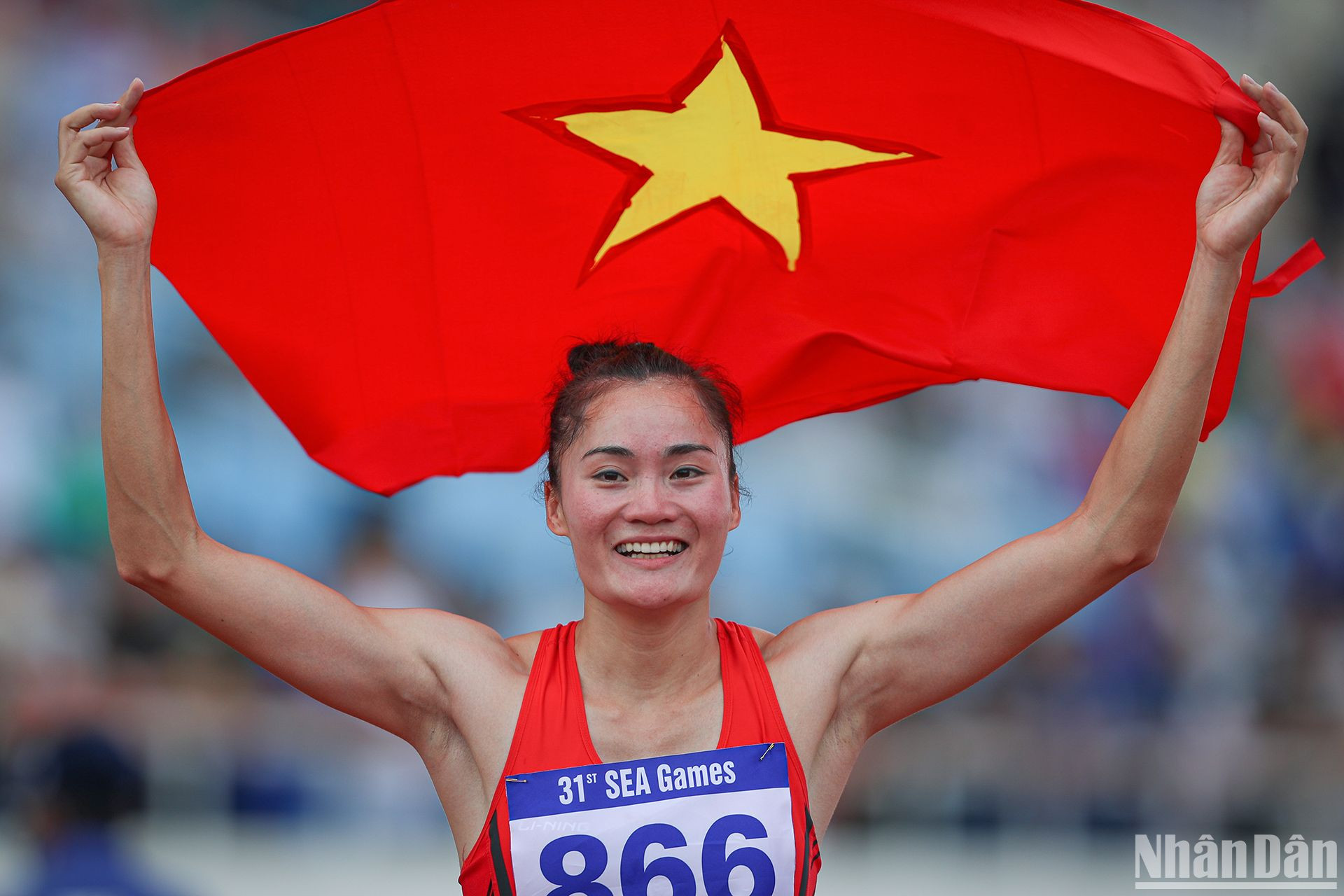 Cần có sự vào cuộc đồng lòng của các Bộ, ban, ngành để thể thao Việt Nam thực sự vươn tầm, để lá cờ Việt Nam tung bay đầy tự hào tại đấu trường thể thao thế giới. (Ảnh: SƠN TÙNG)