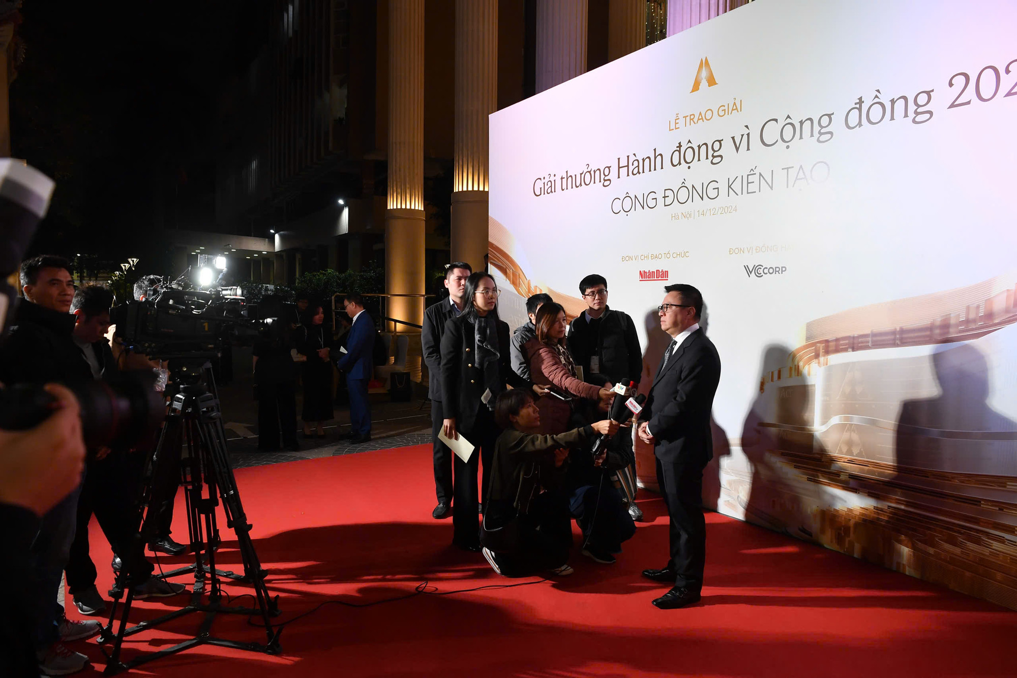 Ông Lê Quốc Minh, Ủy viên Trung ương Đảng, Tổng Biên tập Báo Nhân Dân, Phó Trưởng Ban Tuyên giáo Trung ương, Chủ tịch Hội Nhà báo Việt Nam, Trưởng Ban tổ chức giải trả lời phỏng vấn báo chí trước thềm lễ trao giải.