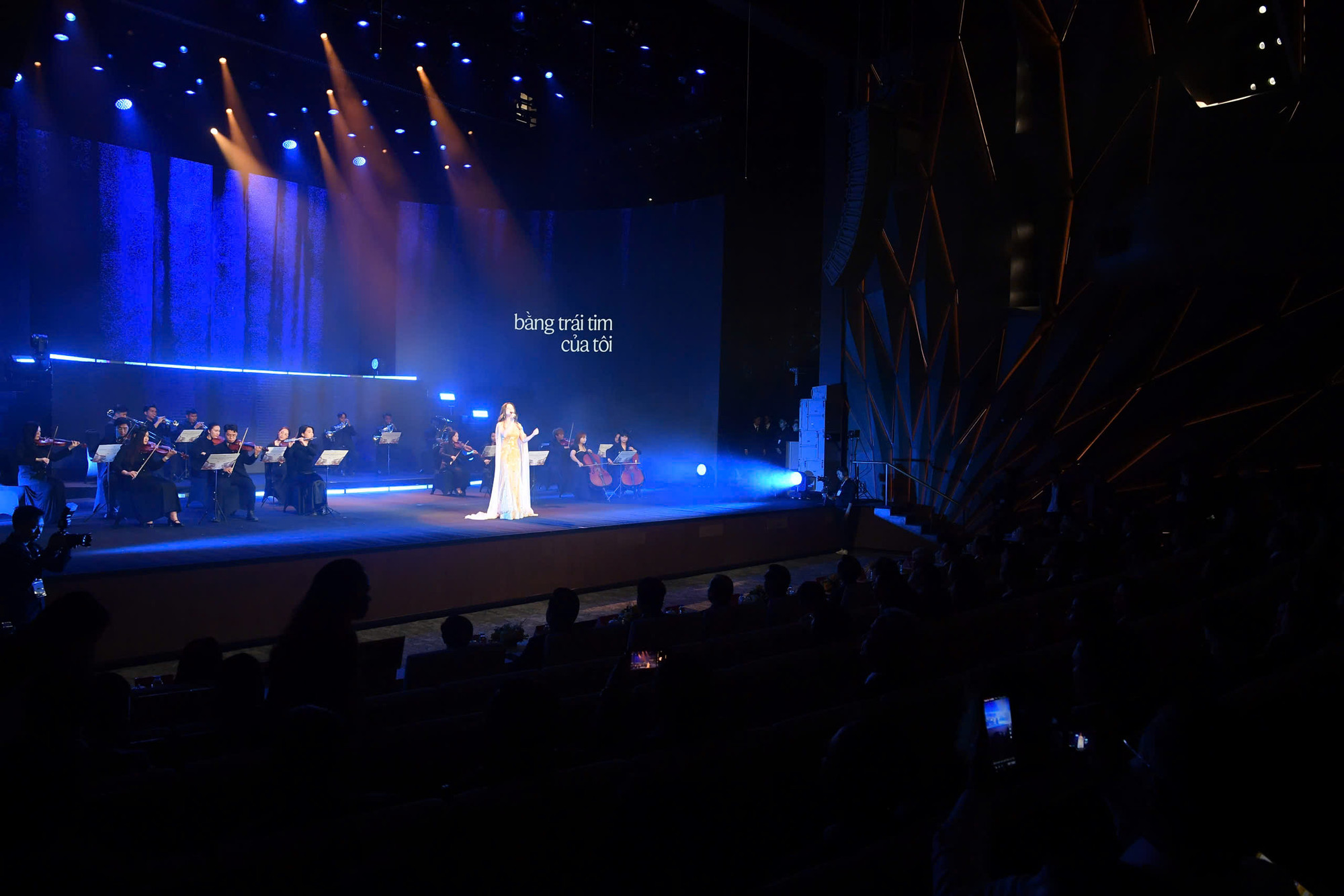 Giọng hát của ca sĩ Bùi Lan Hương với ca khúc "Mỗi ngày tôi chọn một niềm vui".