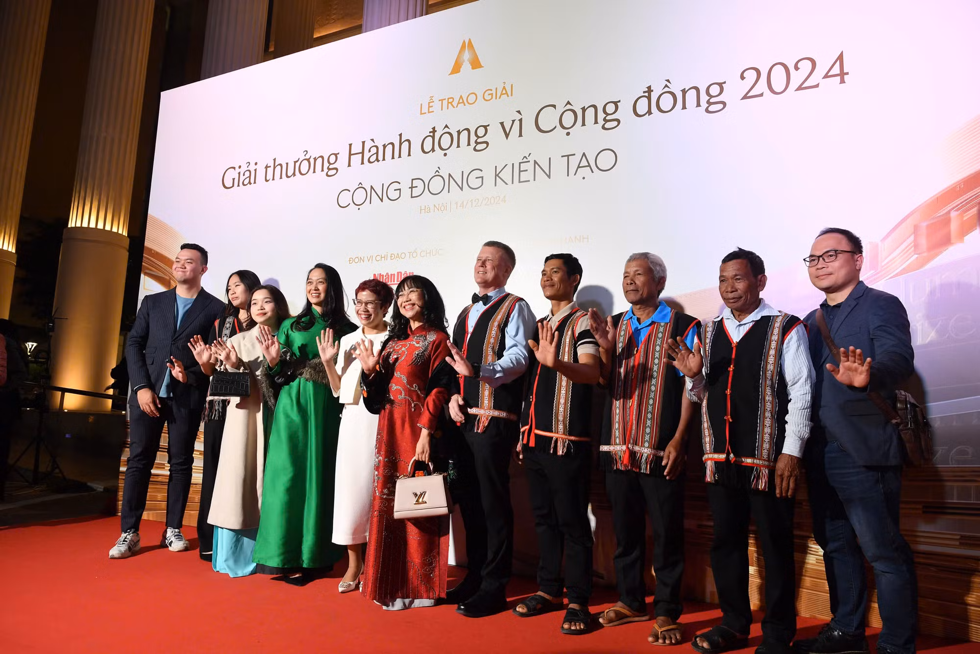 Giải thưởng góp phần đưa dấu ấn của những “anh hùng” vẫn âm thầm, bền bỉ hoạt động vì cộng đồng được lan tỏa mạnh mẽ. Giải thưởng góp phần đưa dấu ấn của những “anh hùng” vẫn âm thầm, bền bỉ hoạt động vì cộng đồng được lan tỏa mạnh mẽ.