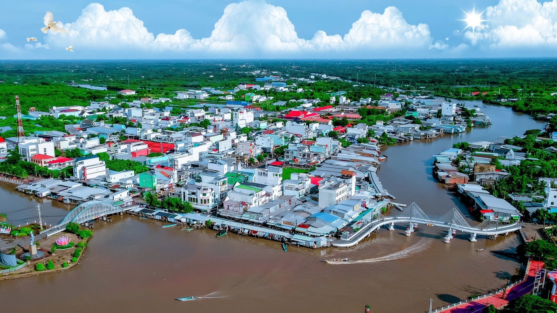 Xứ sở Đầm Dơi sau chặng đường 40 năm xây dựng, phát triển. Trong ảnh là một góc trung tâm thị trấn Đầm Dơi, huyện Đầm Dơi, tỉnh Cà Mau. (Ảnh: HOÀNG GIANG). 