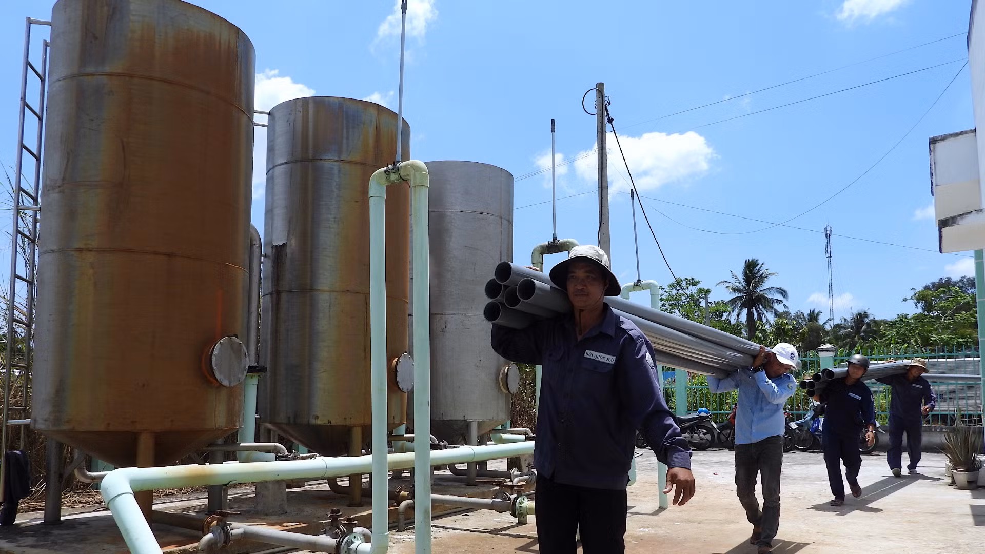 nâng cấp, mở rộng quy mô công suất trạm cấp nước vùng nông thôn cung cấp nước sinh hoạt cho người dân Cà Mau.