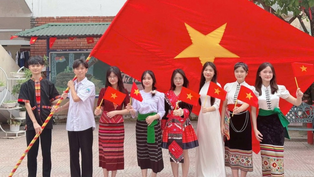Hình ảnh ấn tượng tại Trường phổ thông trung học dân tộc bán trú tỉnh Nghệ An đang được lan tỏa mạnh mẽ trên các nền tảng mạng xã hội.