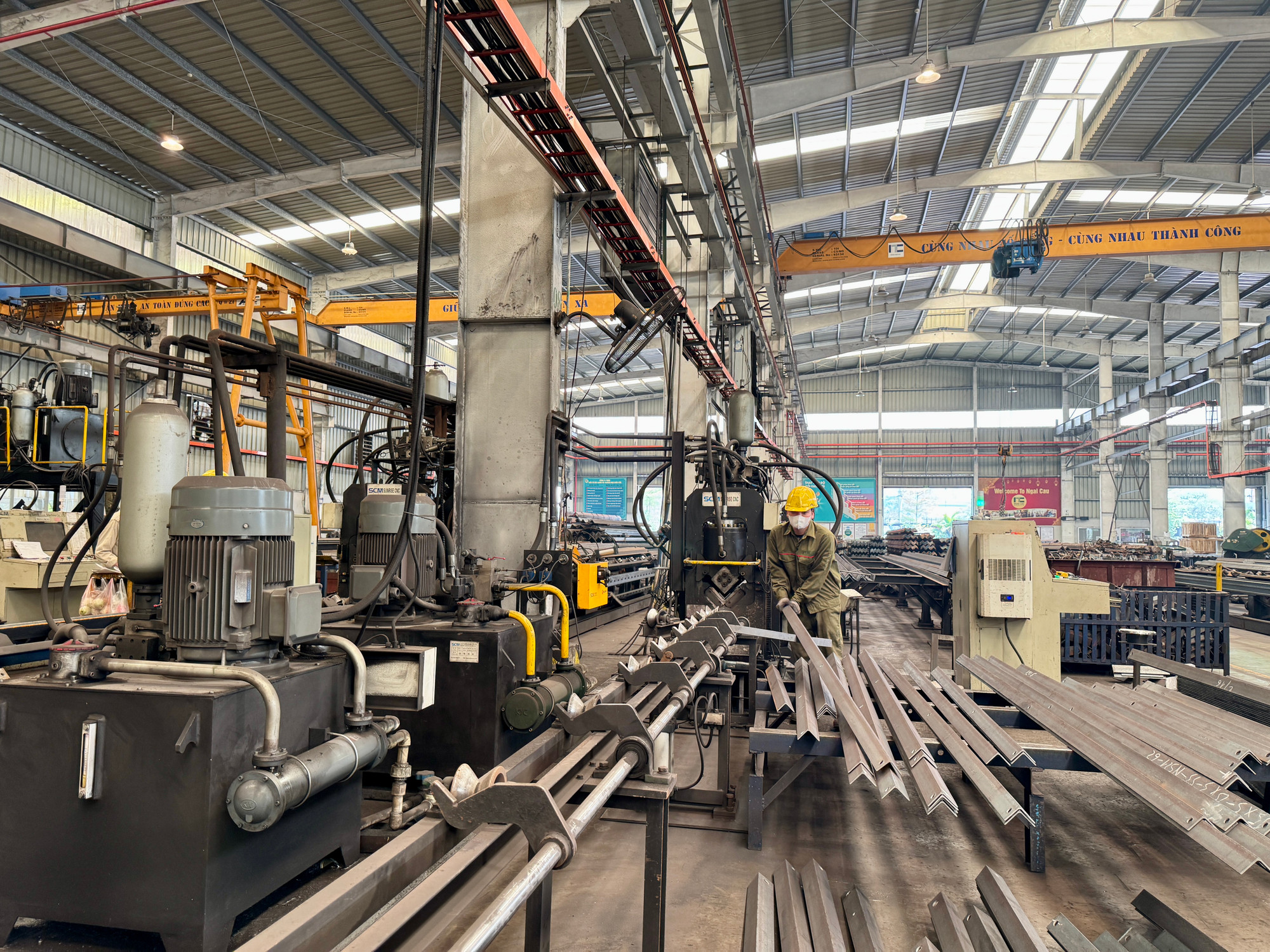 Dự kiến trong tháng 4, đơn vị này sẽ hoàn thành cung cấp 18 cột thép góc. Muộn nhất tới đầu tháng 6, Ngãi Cầu sẽ hoàn thành cung cấp toàn bộ đơn hàng.