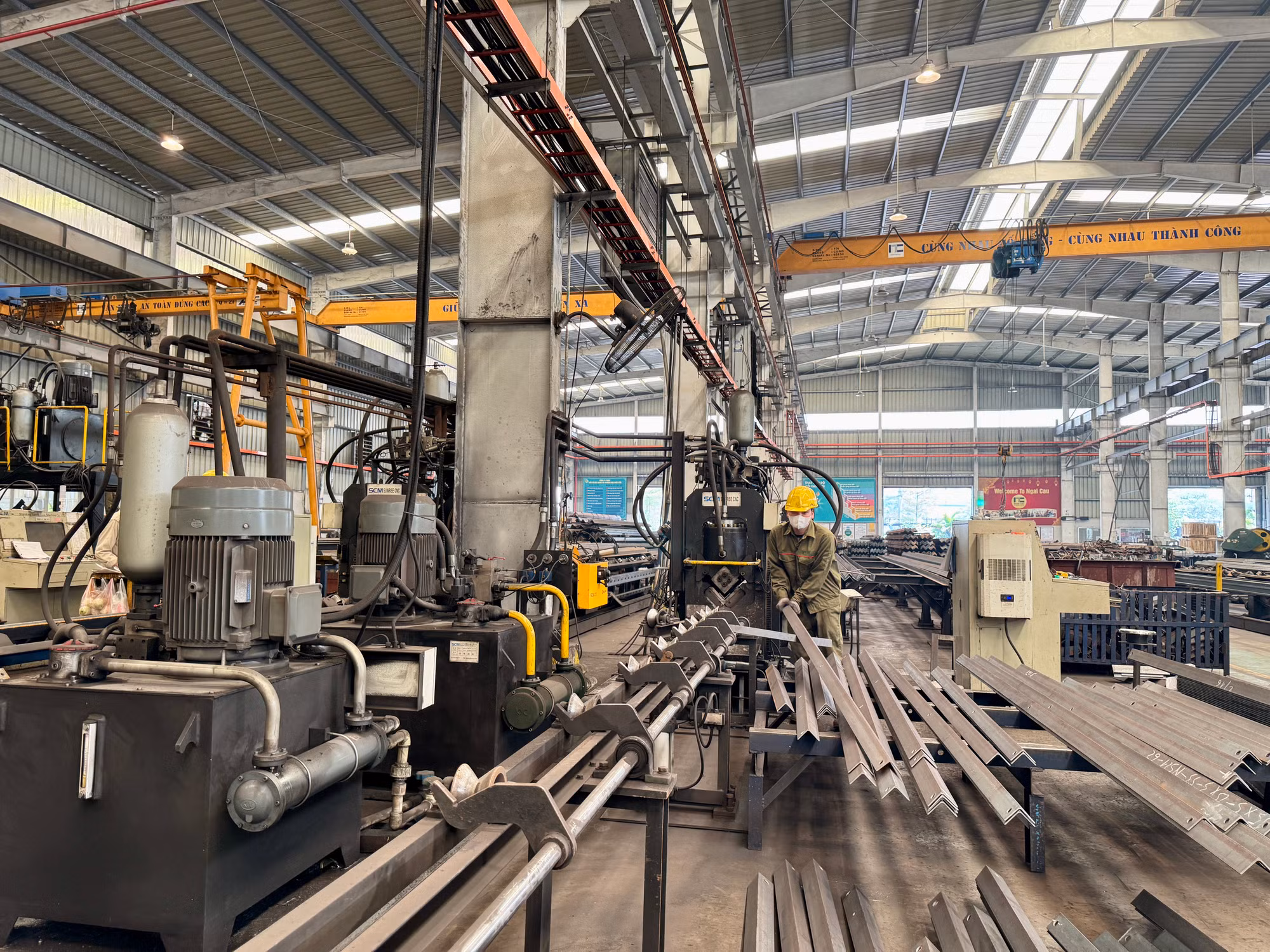 Dự kiến trong tháng 4, đơn vị này sẽ hoàn thành cung cấp 18 cột thép góc. Muộn nhất tới đầu tháng 6, Ngãi Cầu sẽ hoàn thành cung cấp toàn bộ đơn hàng.