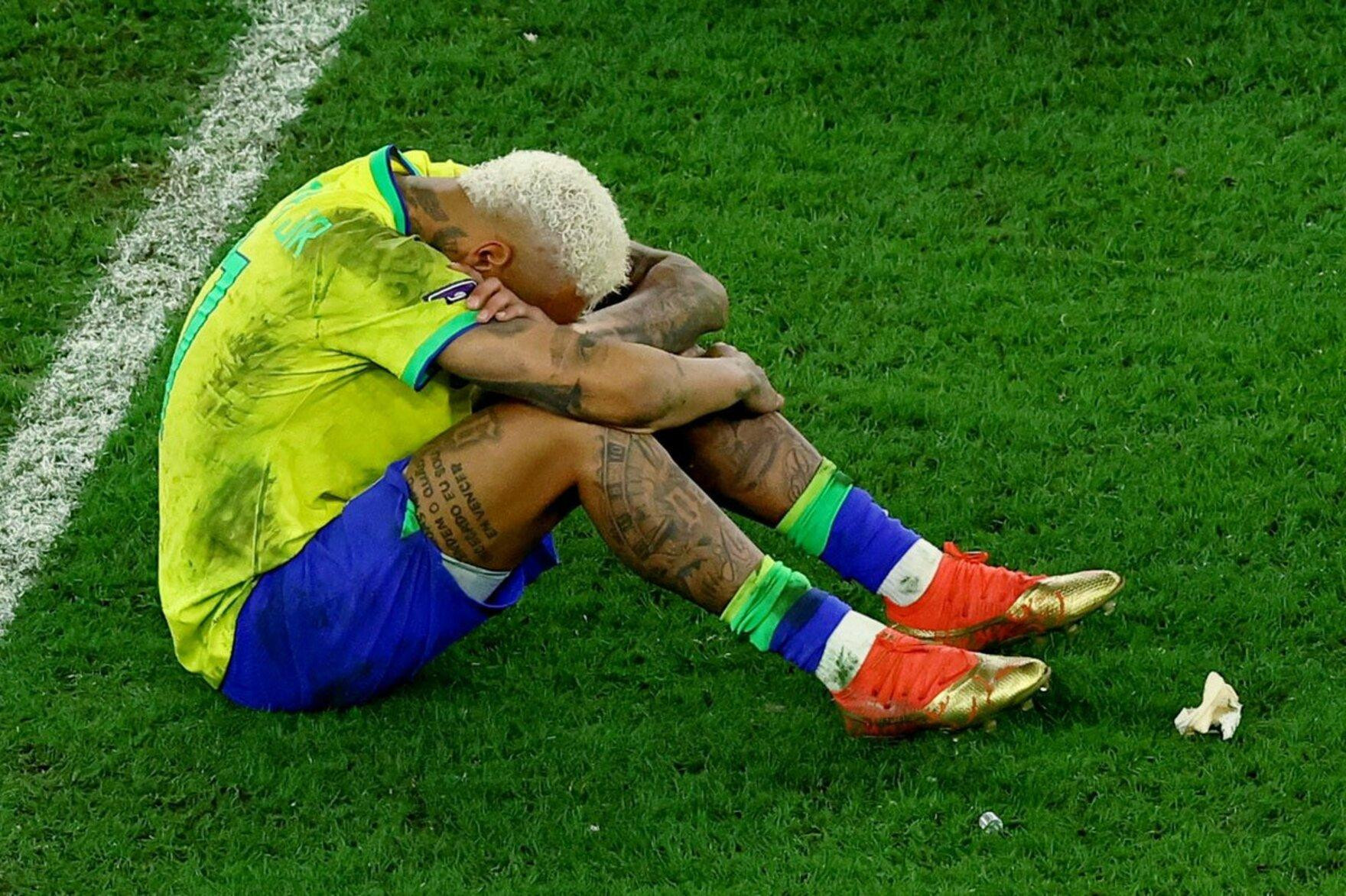Nỗi buồn của Neymar khi chưa thể cùng đội tuyển Brazil vô địch một kỳ World Cup.