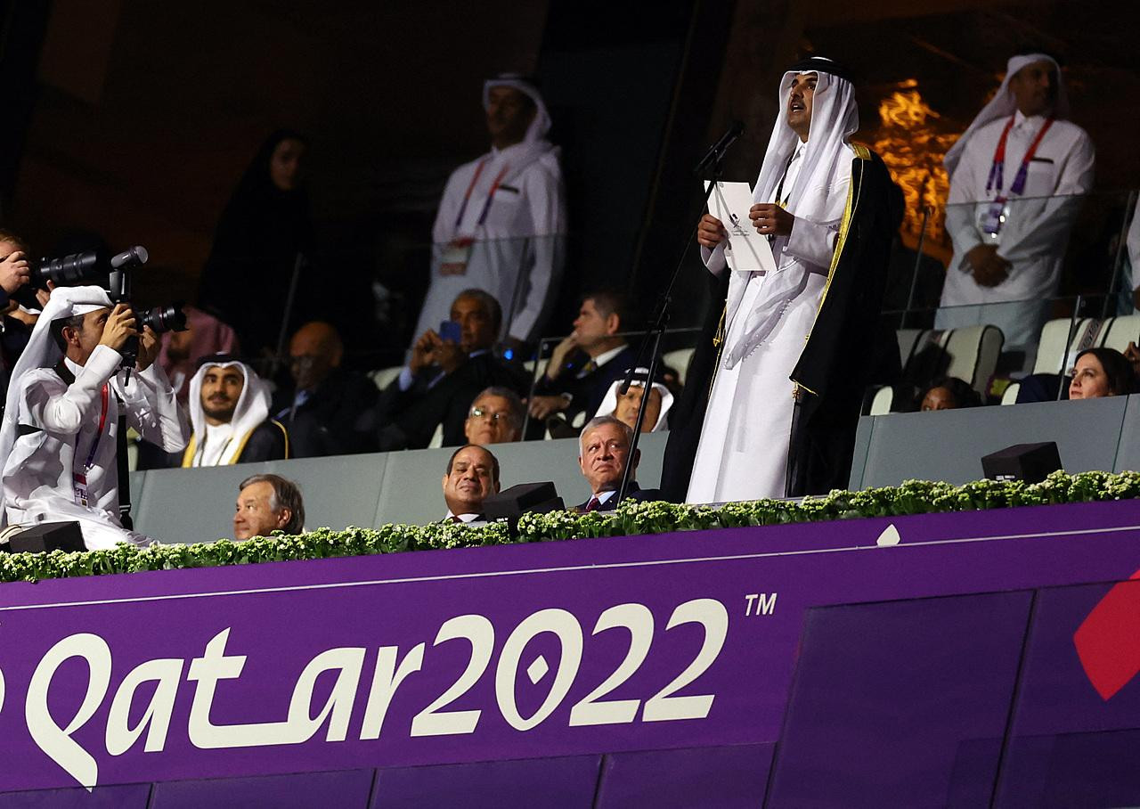Quốc vương Qatar Tamim bin Hamad Al Thani đọc bài phát biểu khai mạc World Cup 2022 và chúc các vận động viên, huấn luyện viên và người hâm mộ một kỳ World Cup đầy hứng khởi.