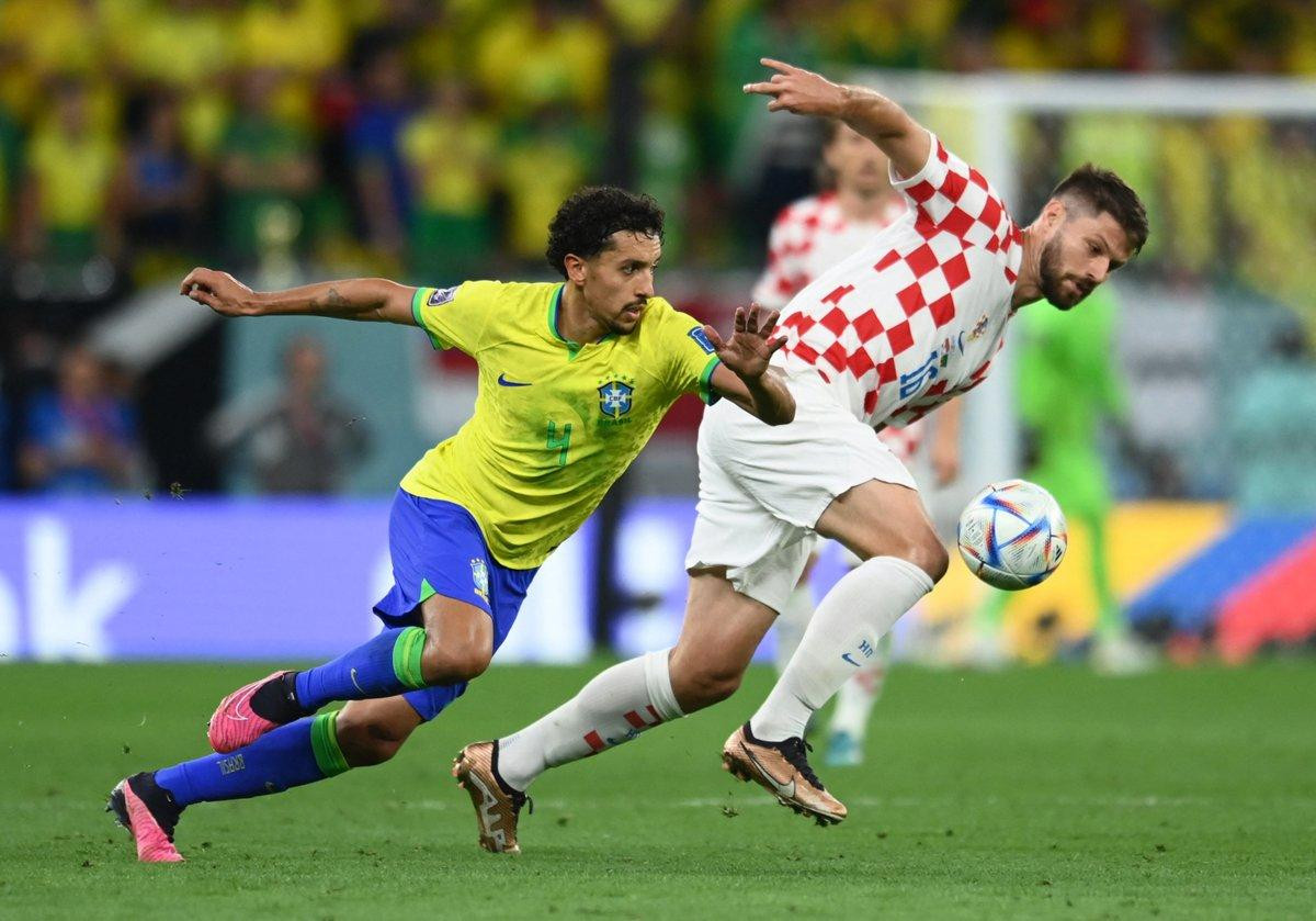 Brazil cố gắng kết thúc trận đấu.