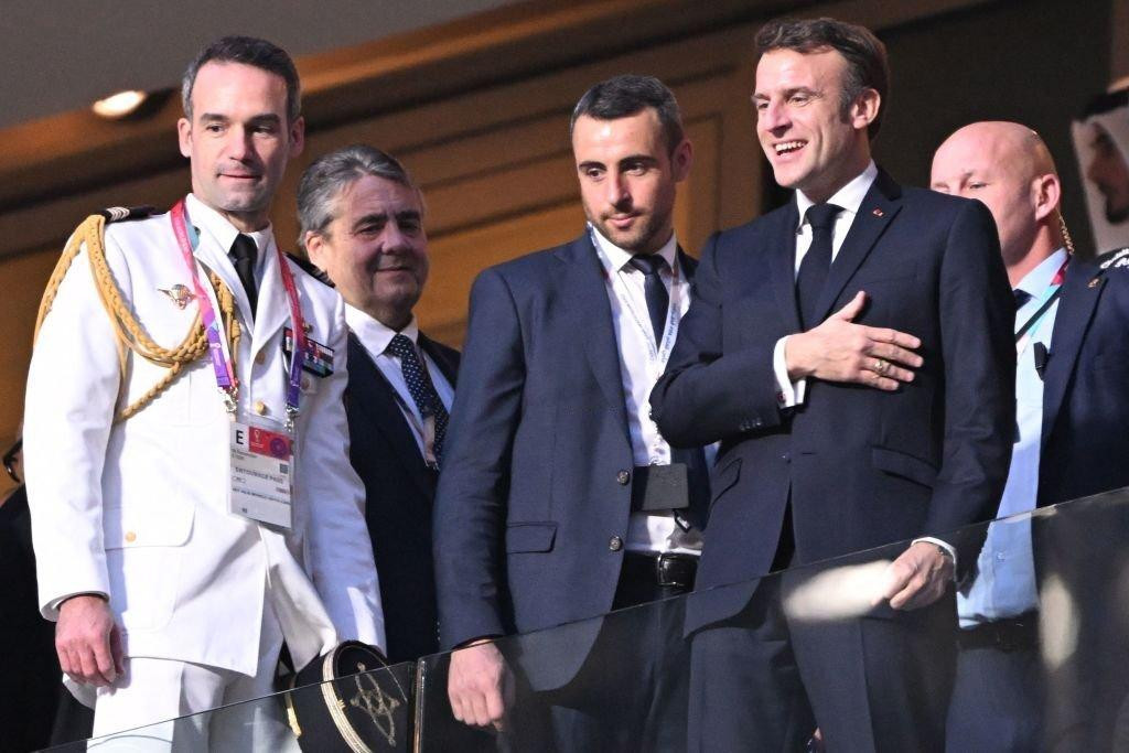 Tổng thống Pháp Emmanuel Macron dự khán Lễ bế mạc World Cup 2022.