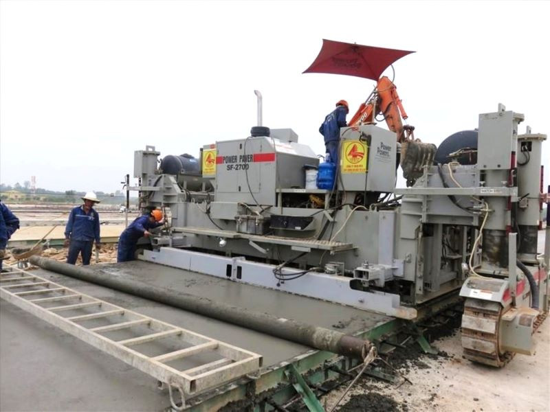 Cán bộ, công nhân Cienco4 thi công các công trình trọng điểm.