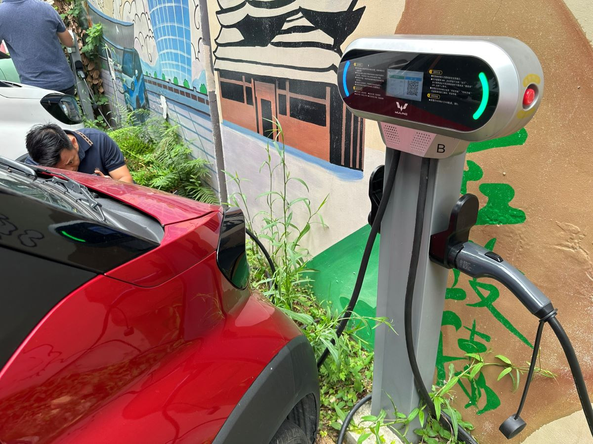 Một trạm sạc ô-tô điện tại thành phố Liễu Châu (Trung Quốc).