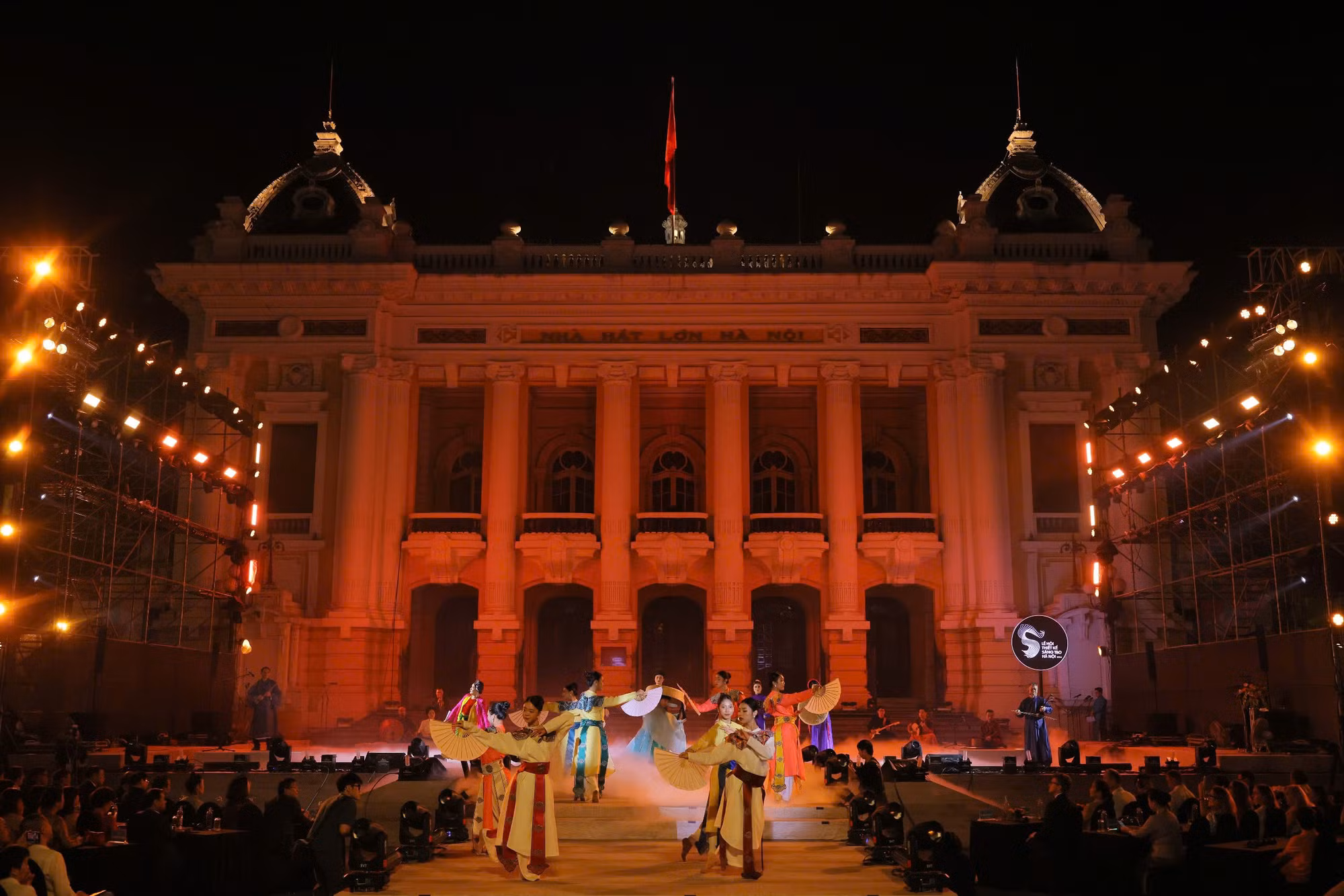 Những tiết mục nghệ thuật đầy sáng tạo để lại ấn tượng mạnh trong lòng công chúng.