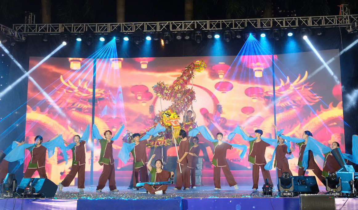 Các bạn trẻ thoả sức đua tài với nhiều phong cách khác nhau.