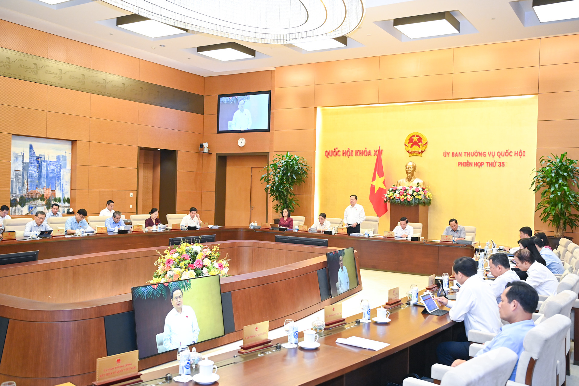 Quang cảnh khai mạc Phiên họp thứ 35 của Ủy ban Thường vụ Quốc hội.
