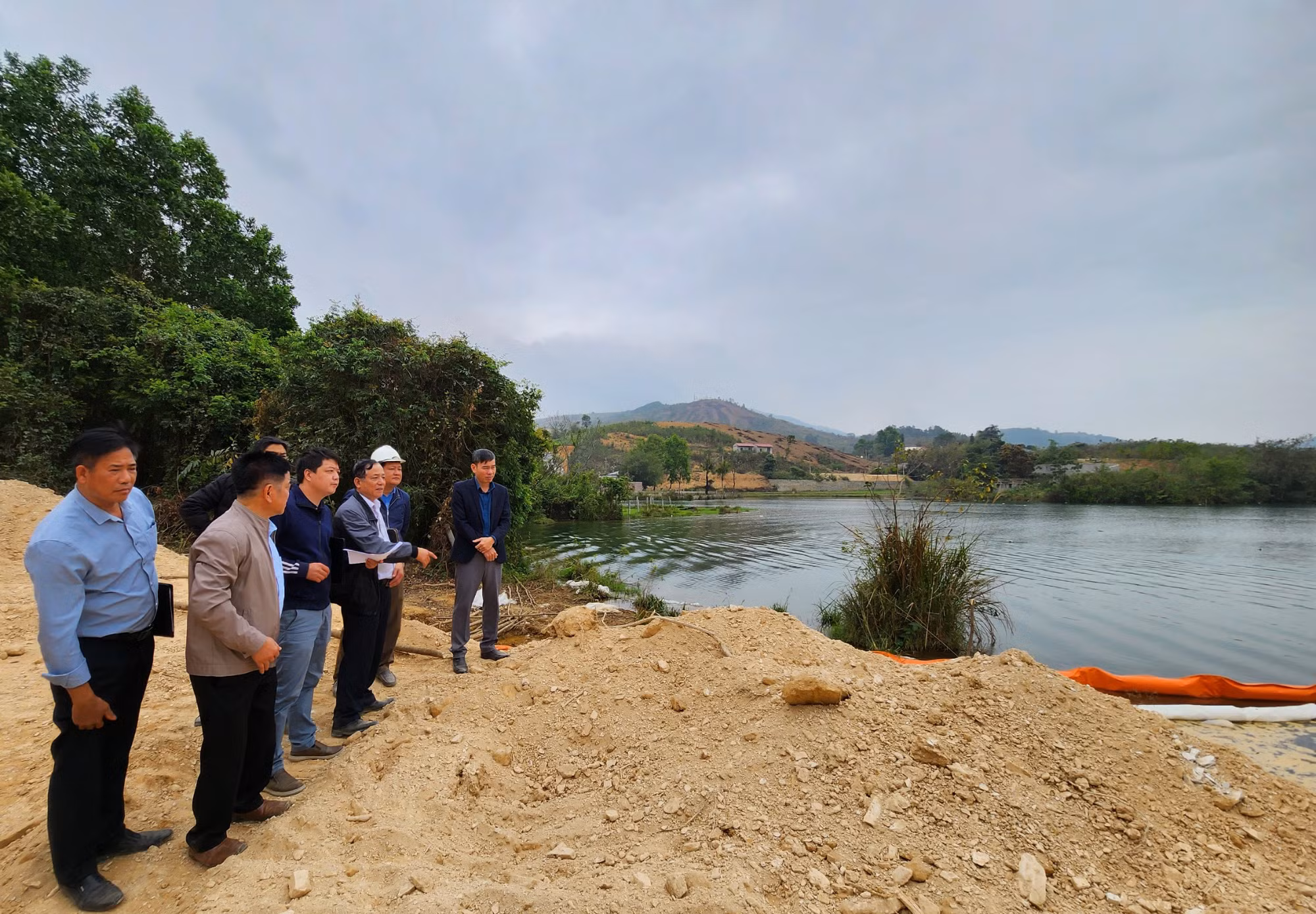 Ban quản lý dự án các công trình giao thông tỉnh Hòa Bình thực hiện công tác giải phóng mặt bằng dự án đường liên kết vùng Lương Sơn-Kim Bôi.