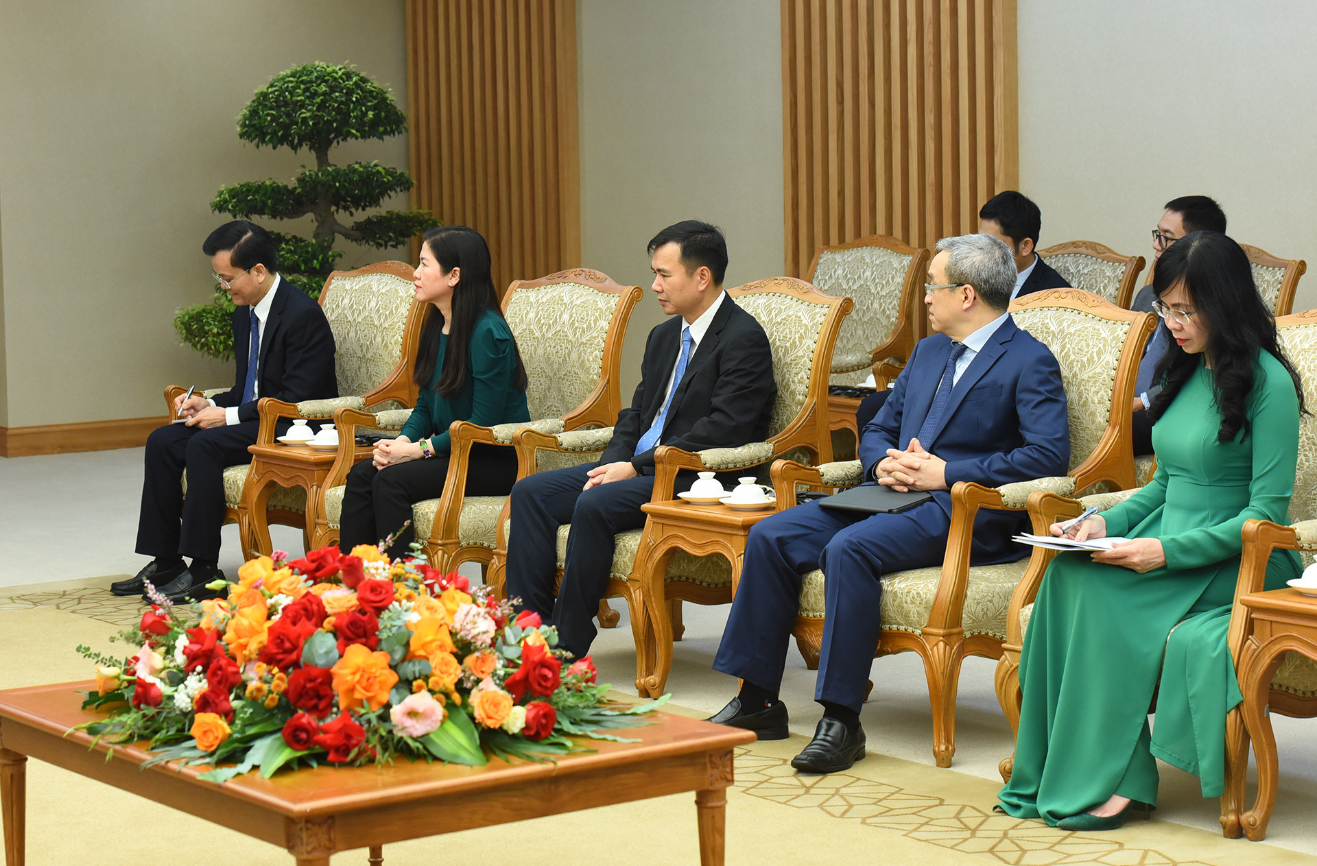 Đại diện lãnh đạo các bộ, ban ngành của Chính phủ Việt Nam tham dự buổi tiếp.