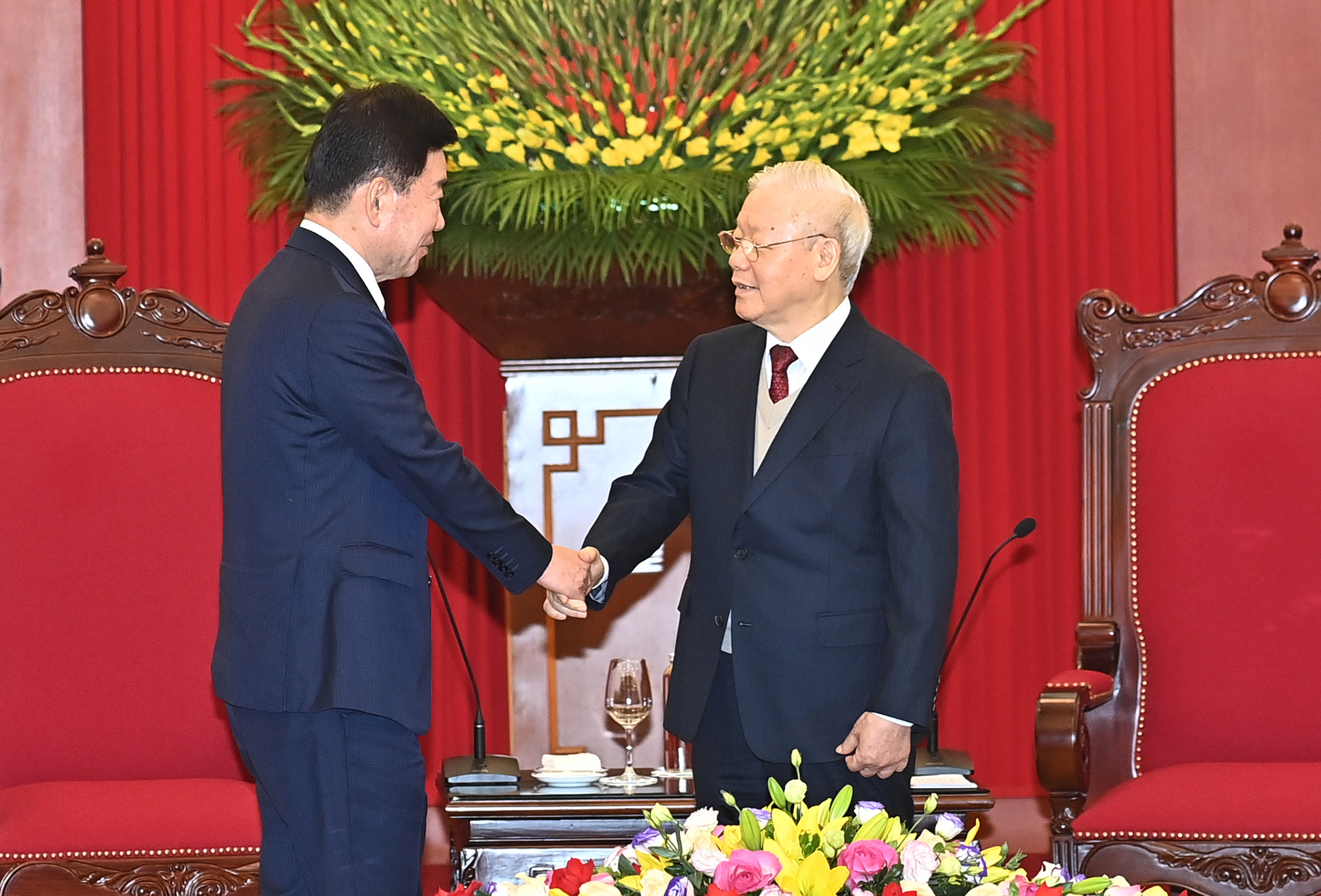 Tổng Bí thư Nguyễn Phú Trọng và Chủ tịch Quốc hội Hàn Quốc Kim Jin Pyo tại buổi tiếp. Tổng Bí thư Nguyễn Phú Trọng và Chủ tịch Quốc hội Hàn Quốc Kim Jin Pyo tại buổi tiếp.